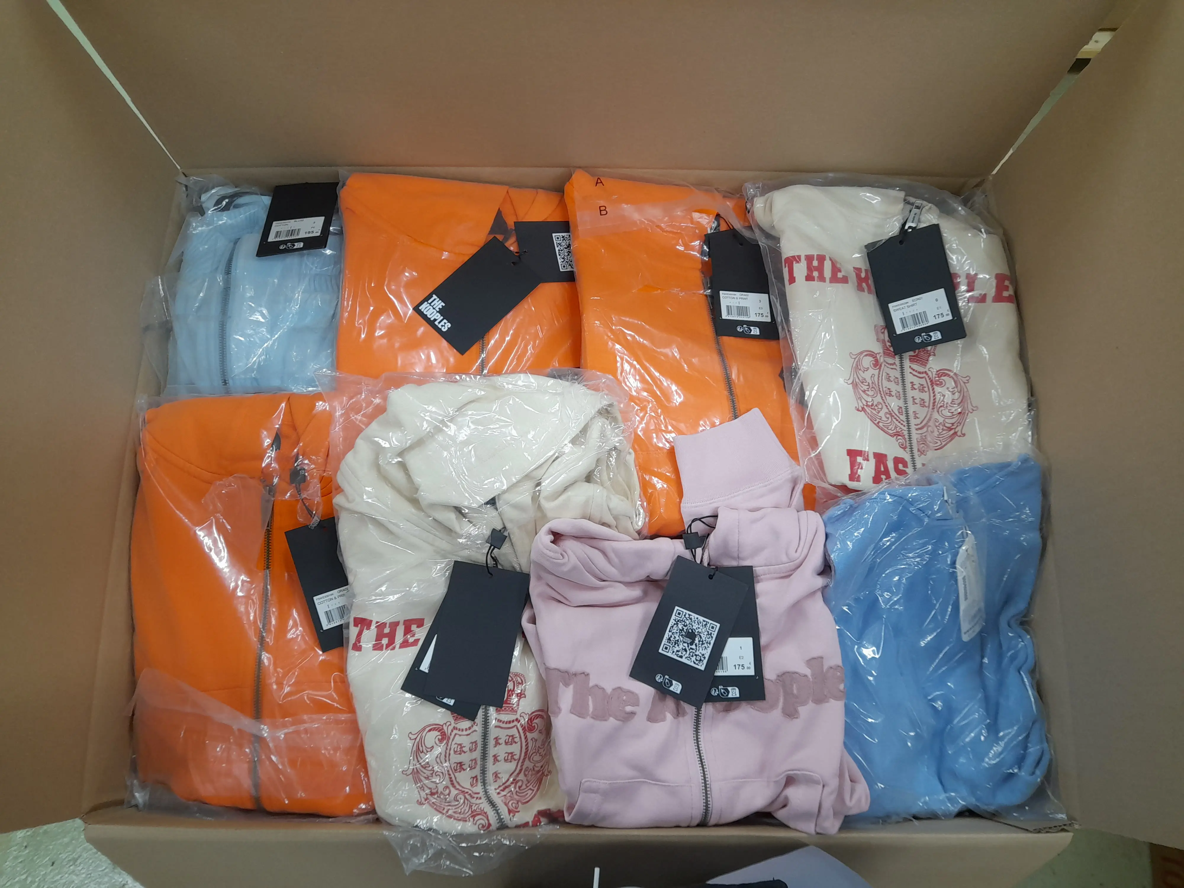 8x (Hoodies und mehr)