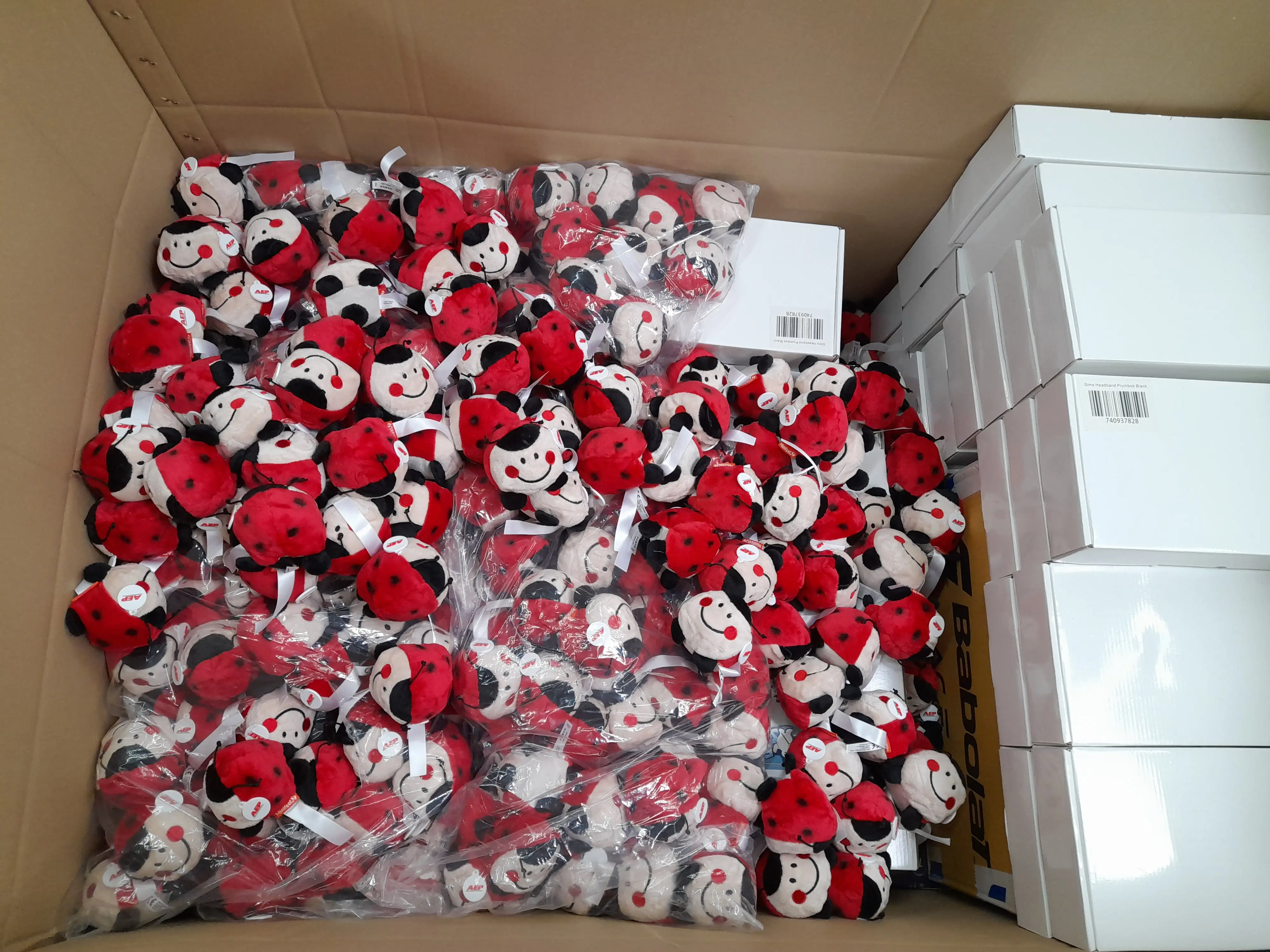 Über 100 Plüschtiere und mehr