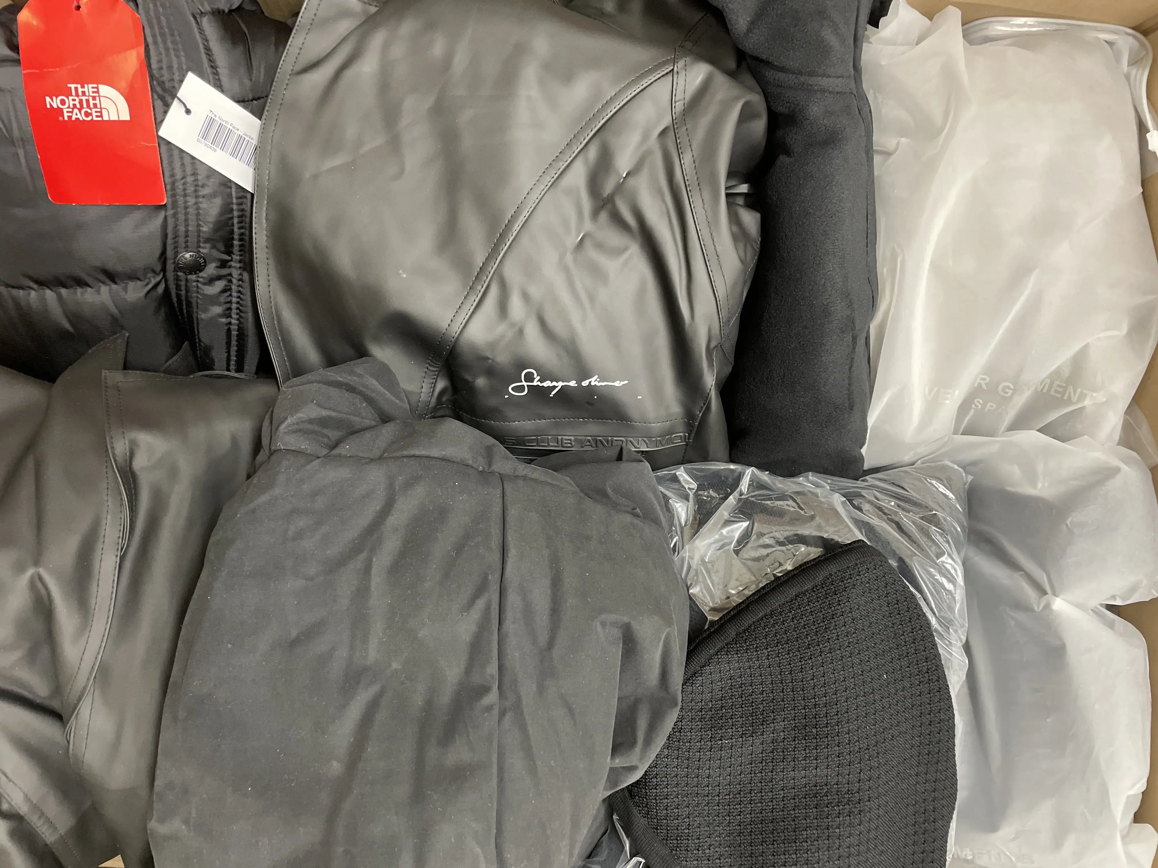 8x The North Face Clothing