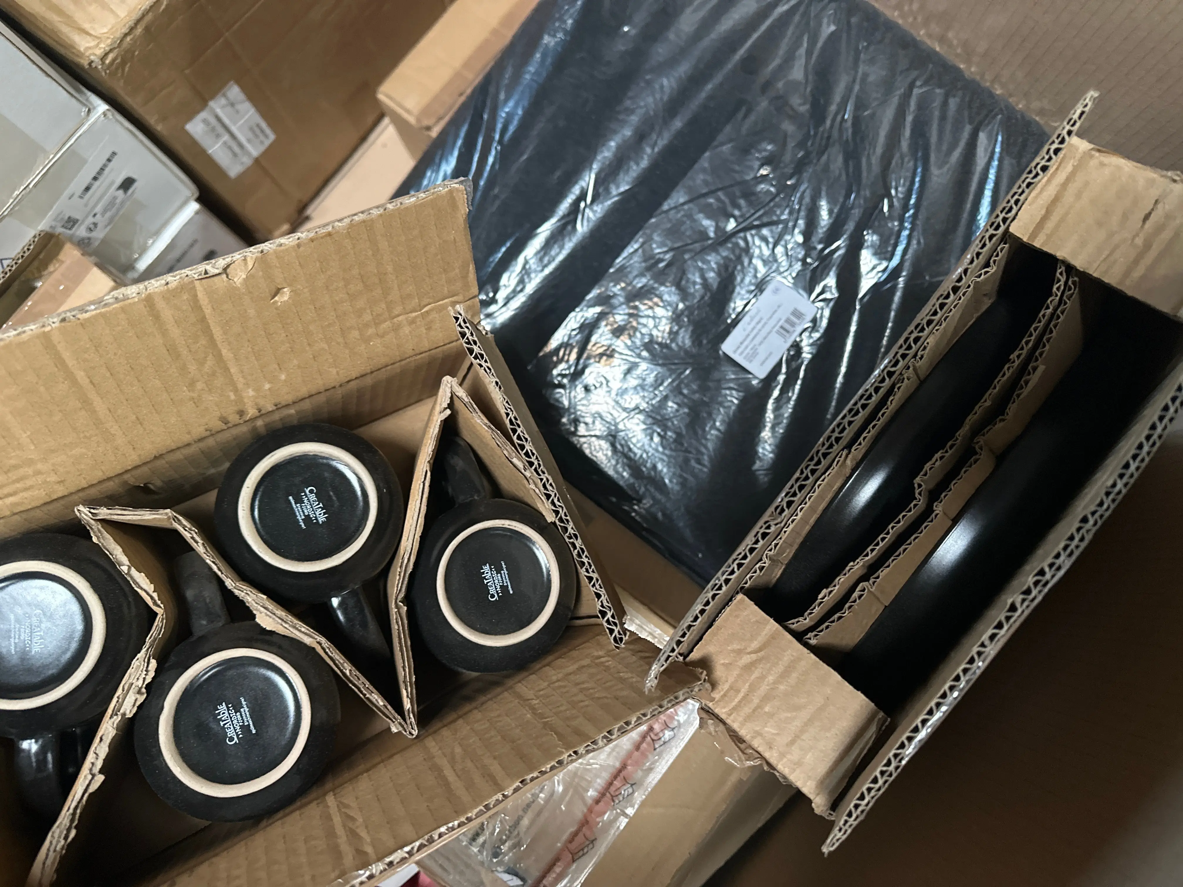 2er-Set Becher & Teller im Fass-Stil