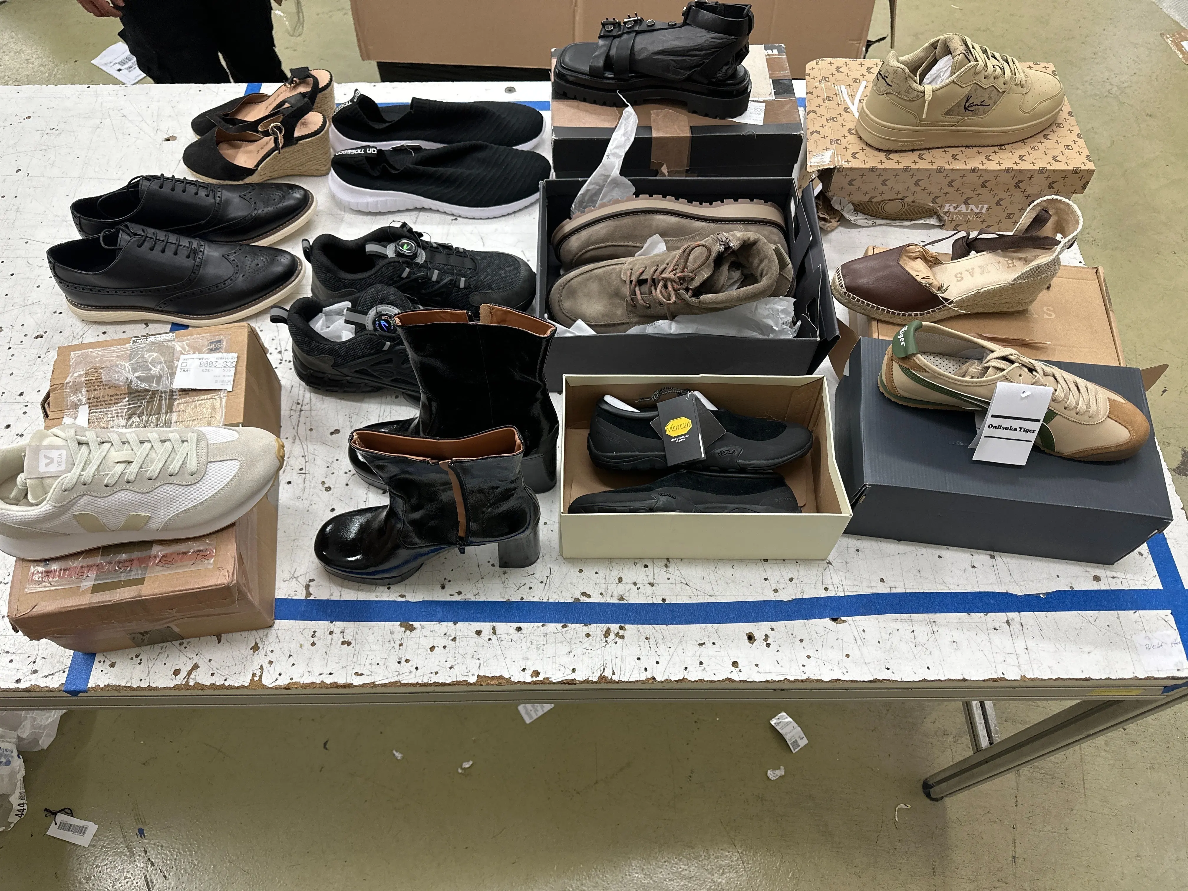 12x (Sneakers, Schuhe, Stiefel & Sandalen)