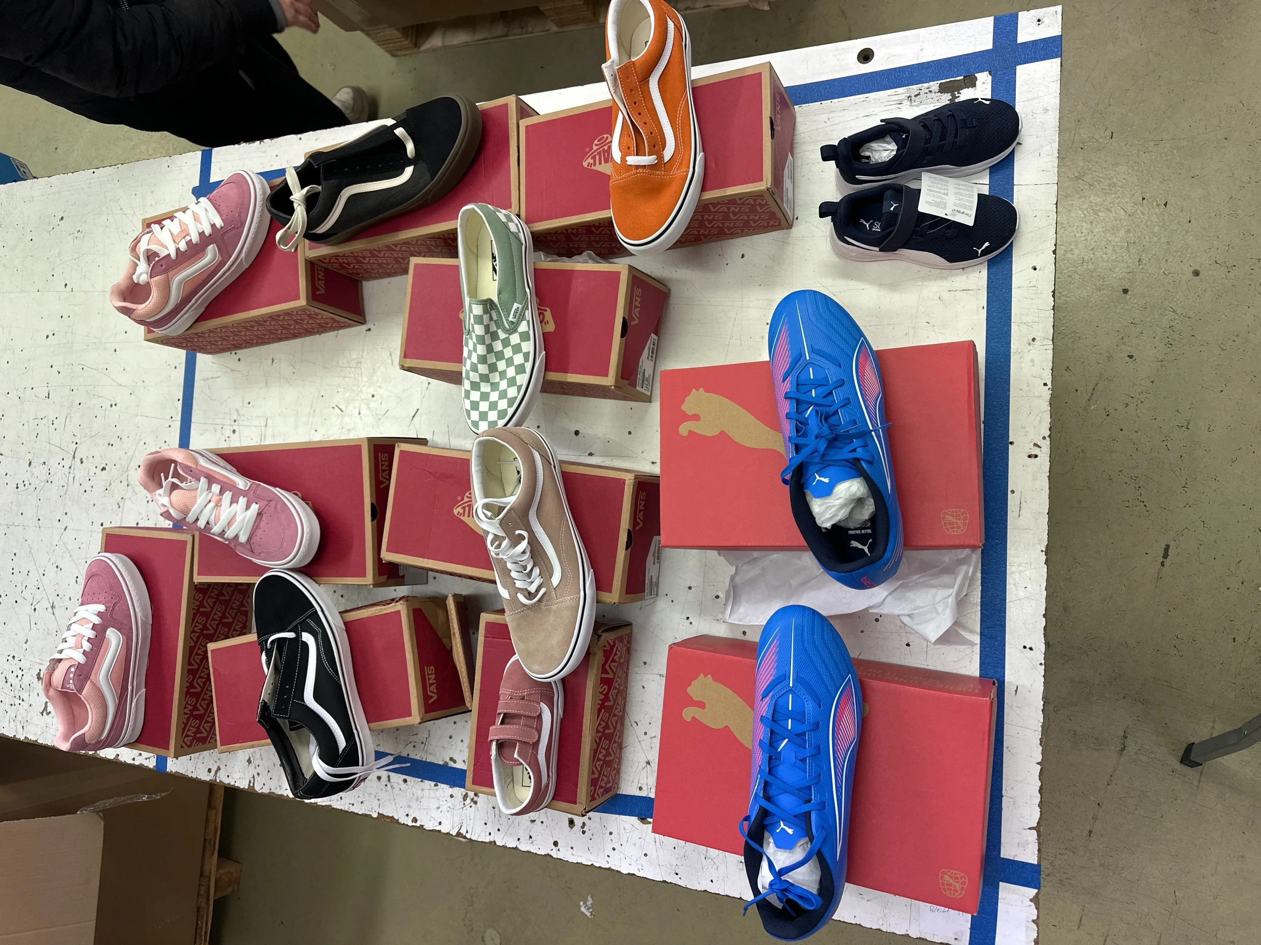 12x Puma Schuhe und mehr