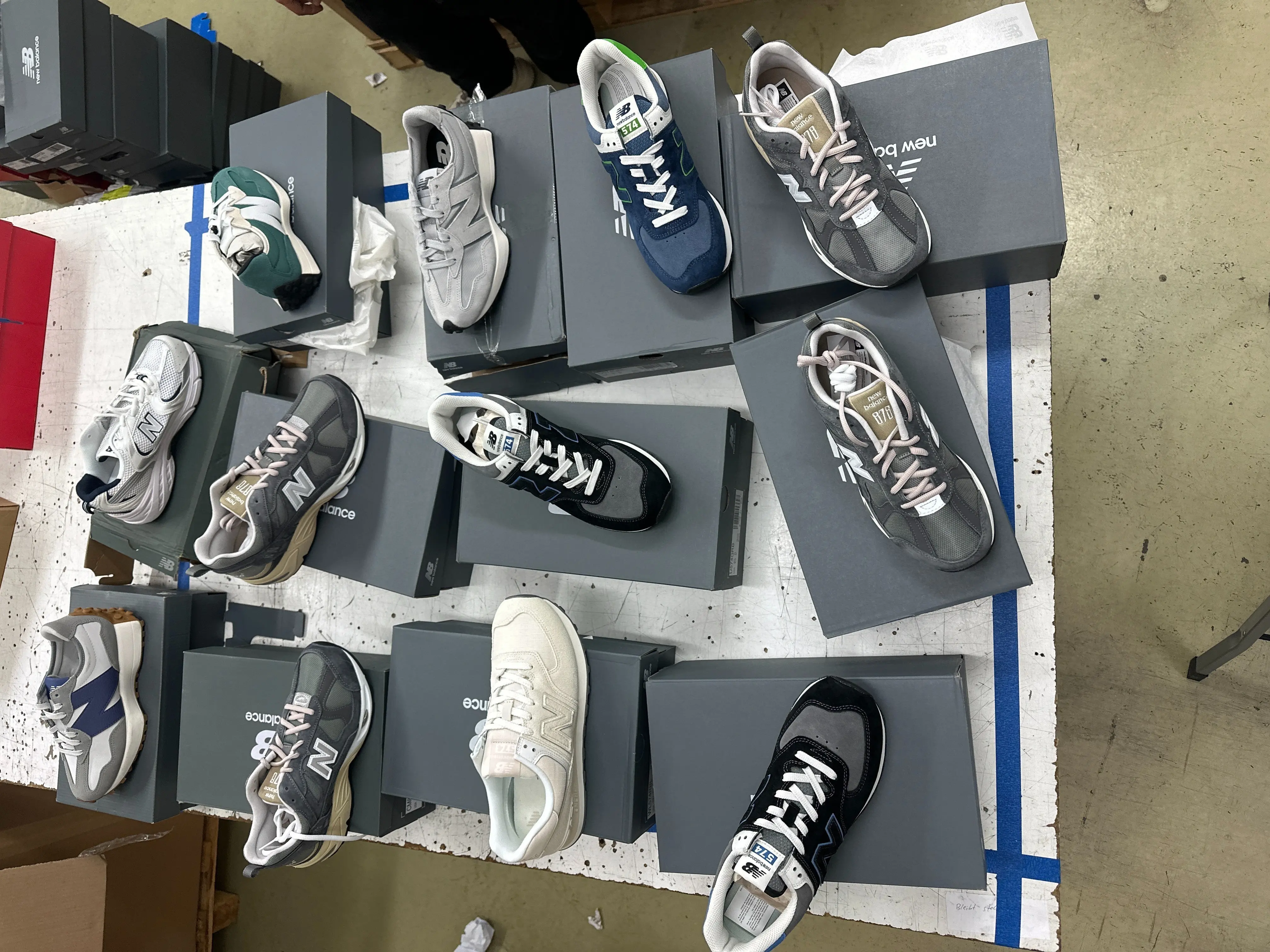 12x New Balance Schuhe