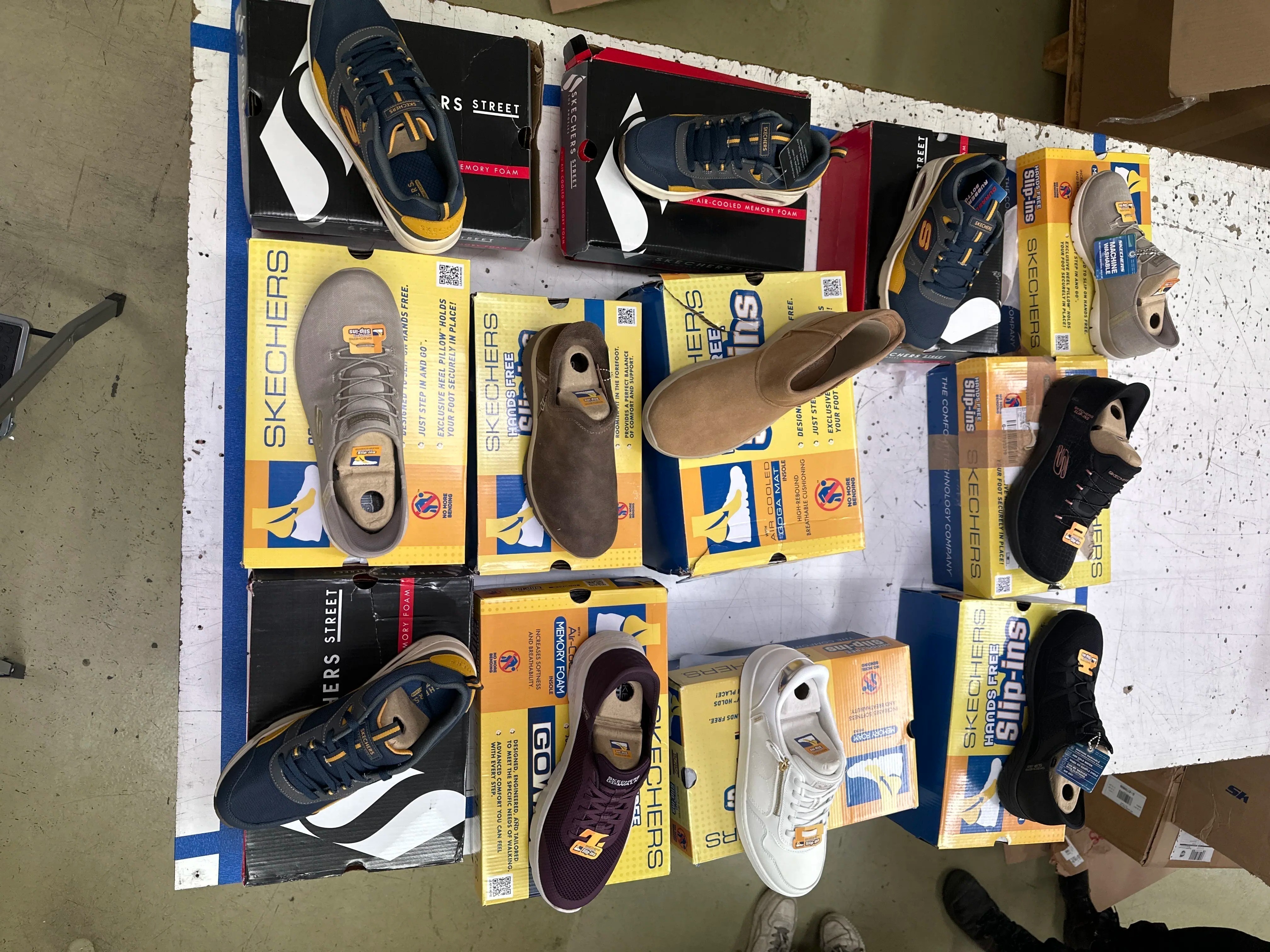 12x (Skechers Schuhe und mehr)