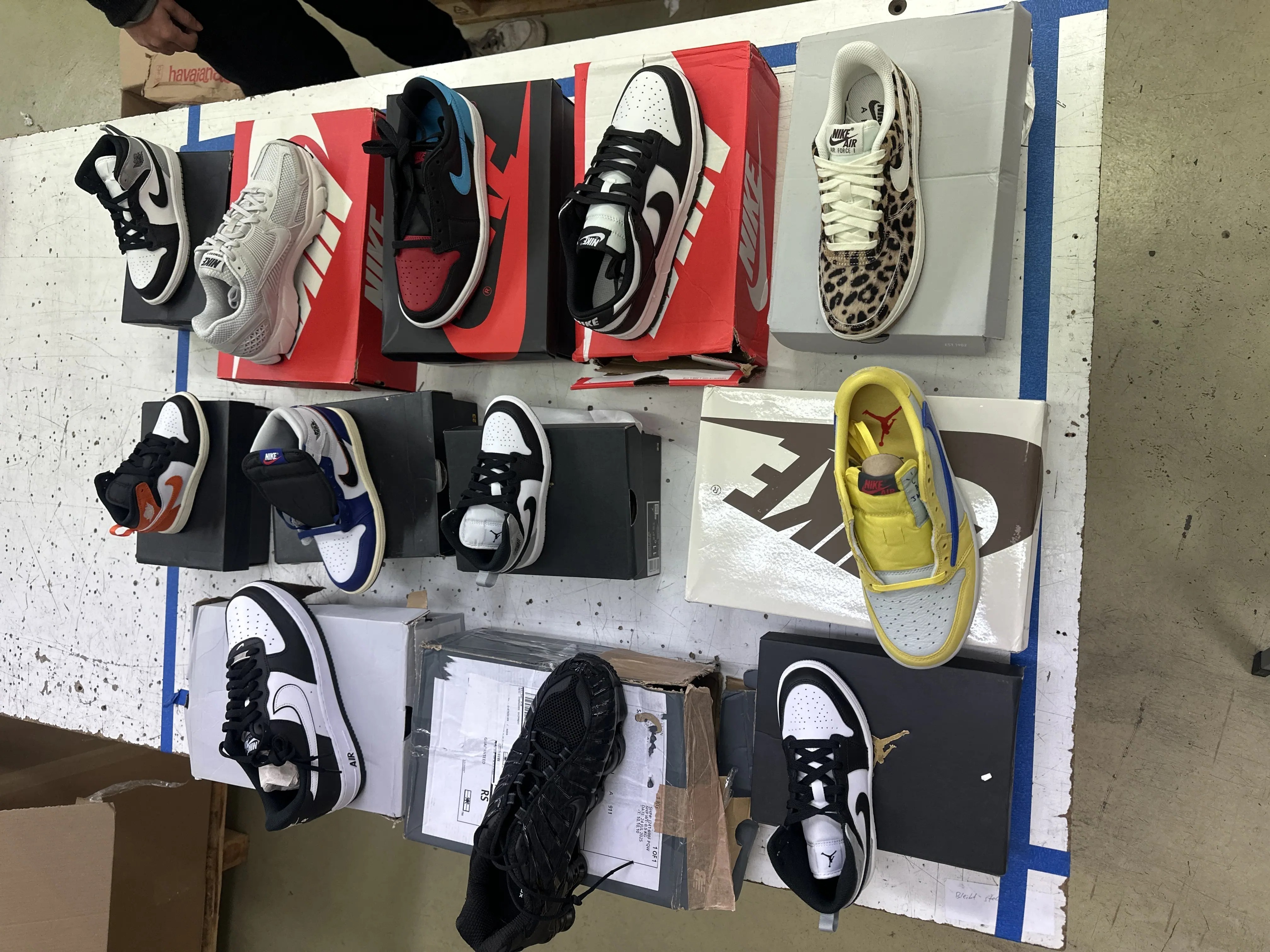 12x Nike, Jordan Schuhe