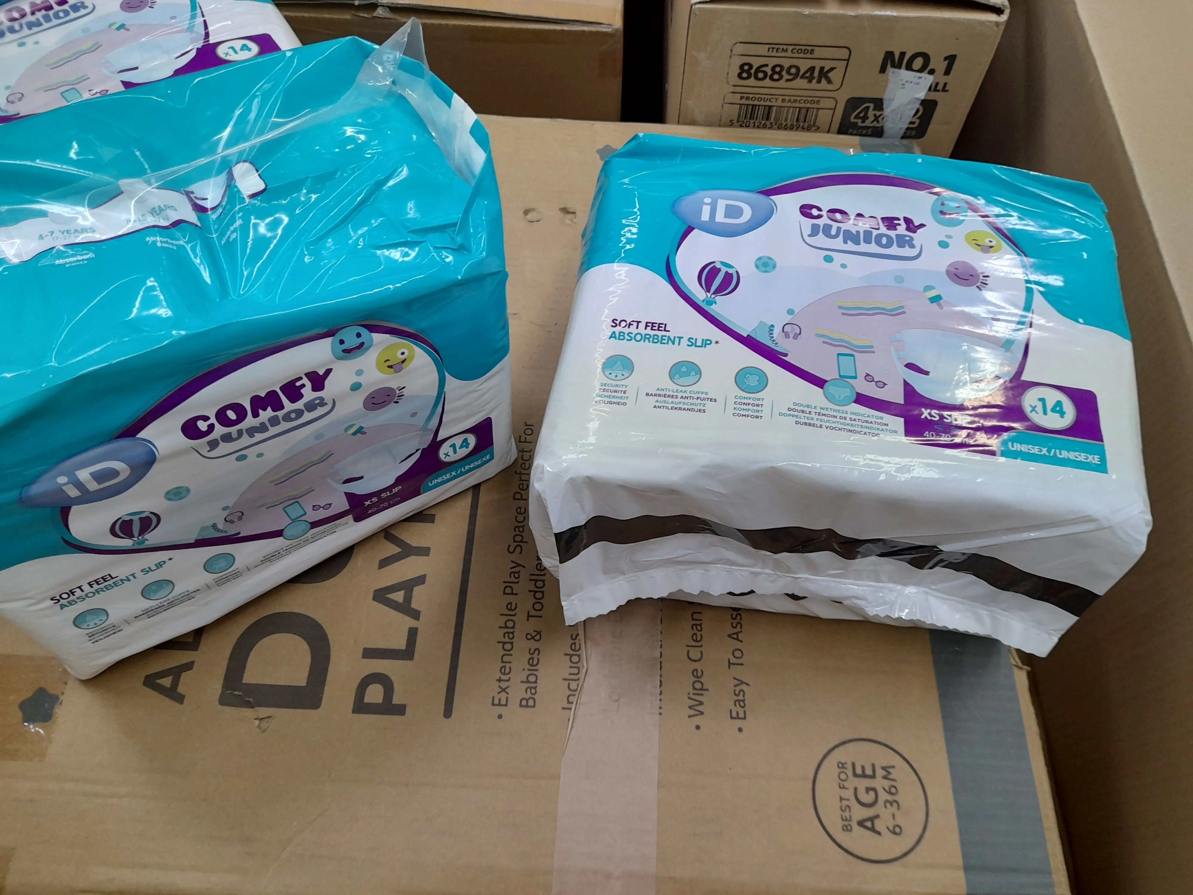 3x iD Comfy Junior Windeln, Laufstall