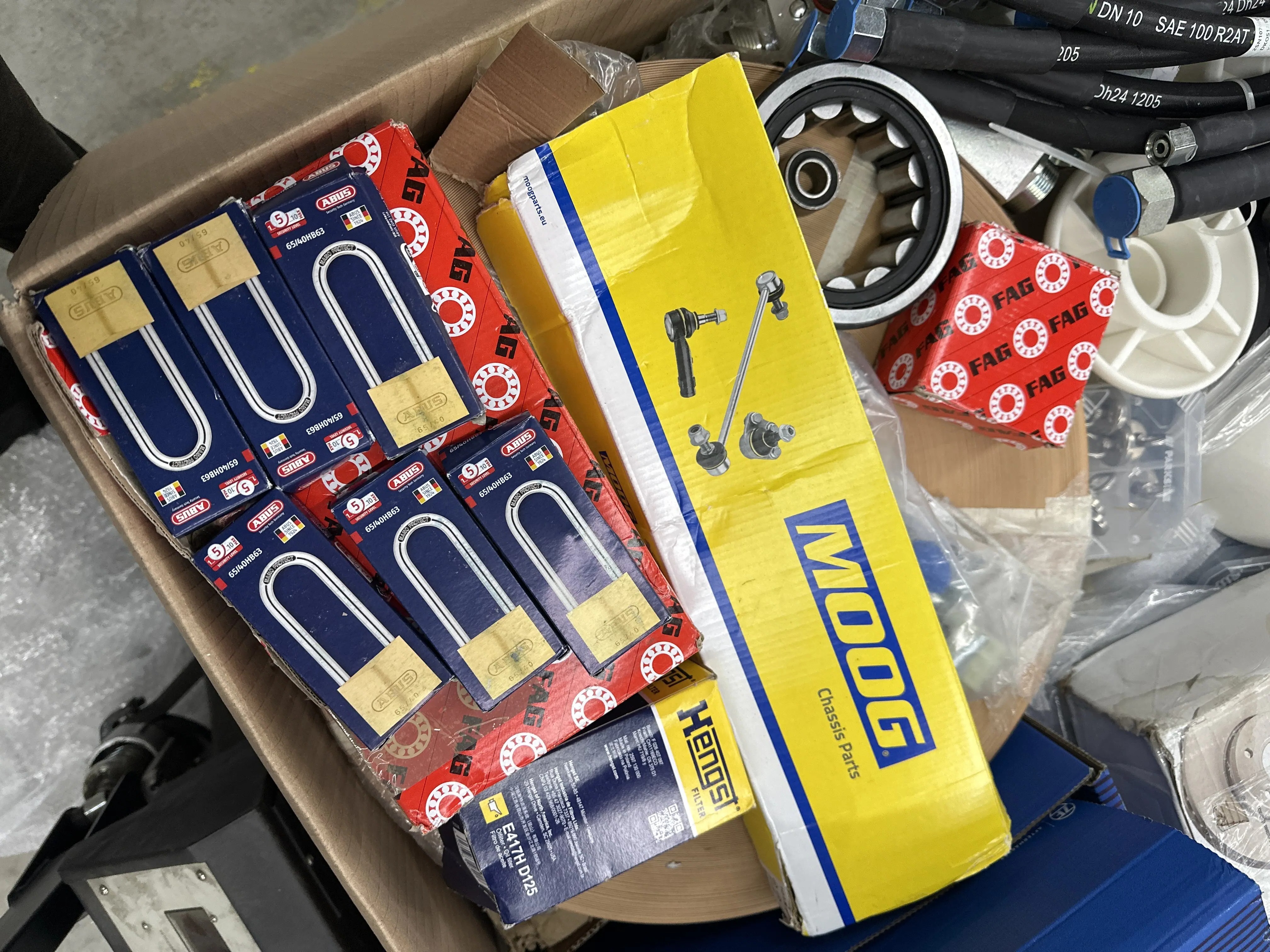 Moog-Chassisteile, Hengst-Filter, Lager, Schlösser