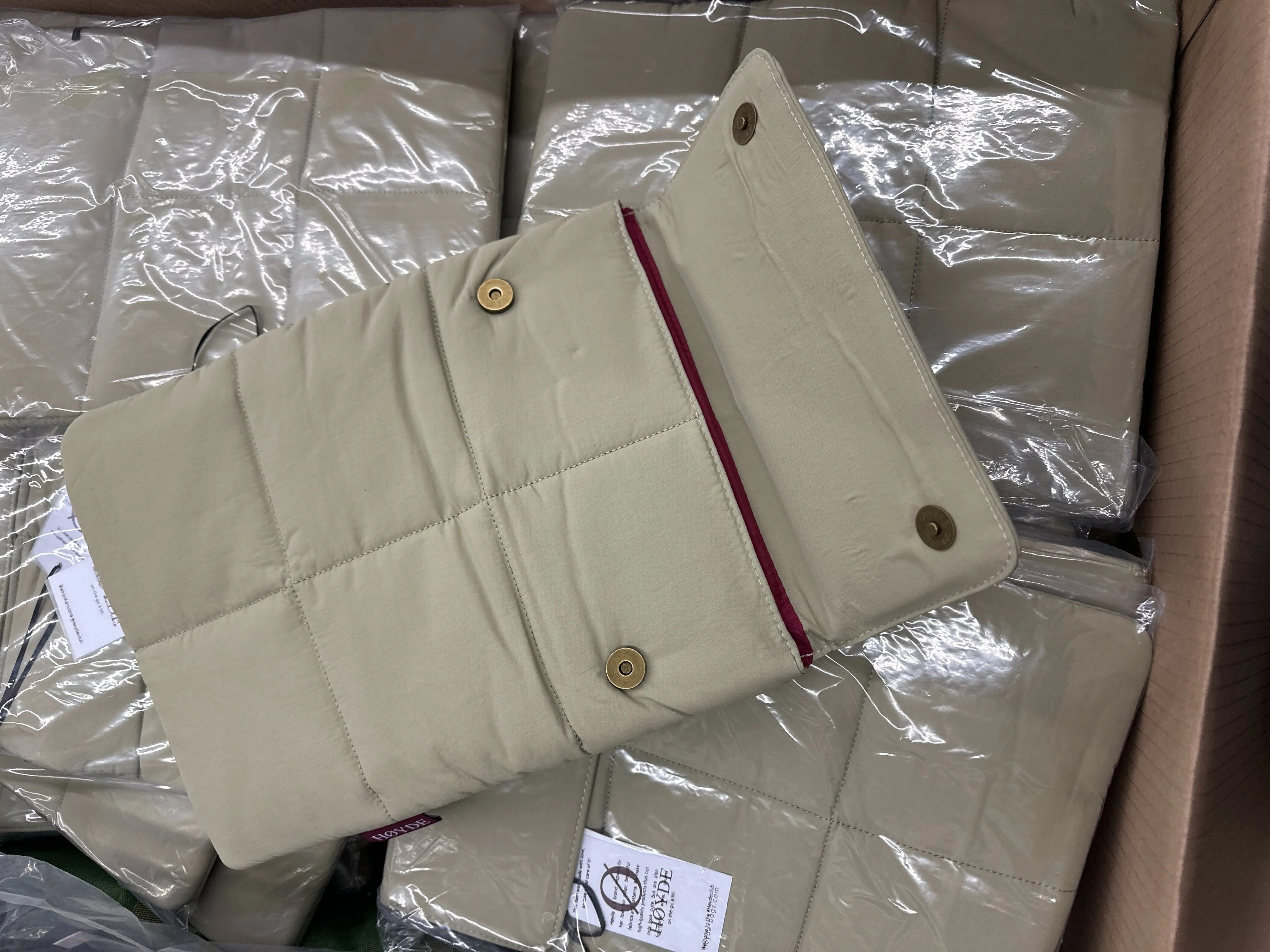 Über 40 Clutch-Taschen