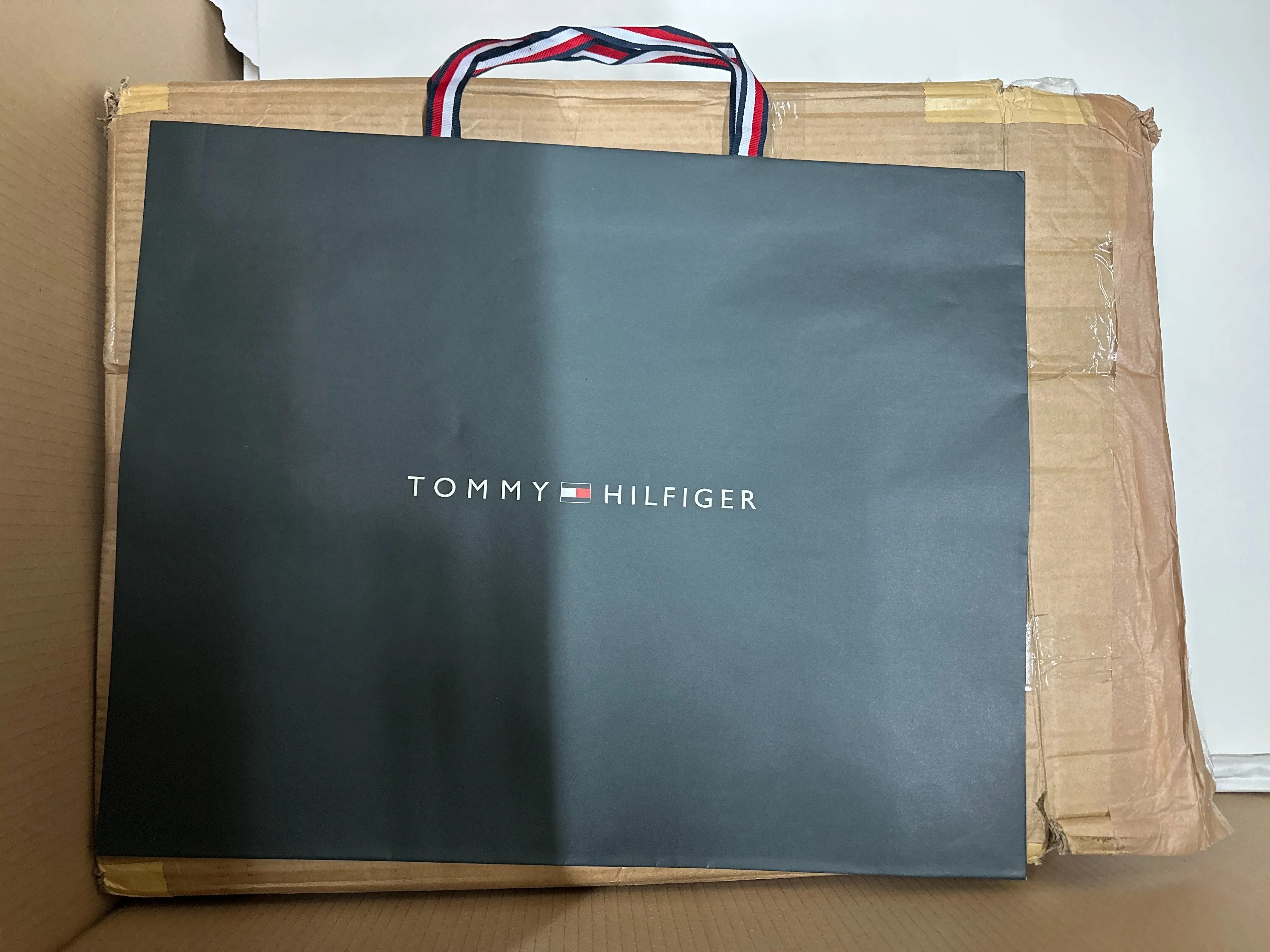 Mehr als 50 leere Beutel