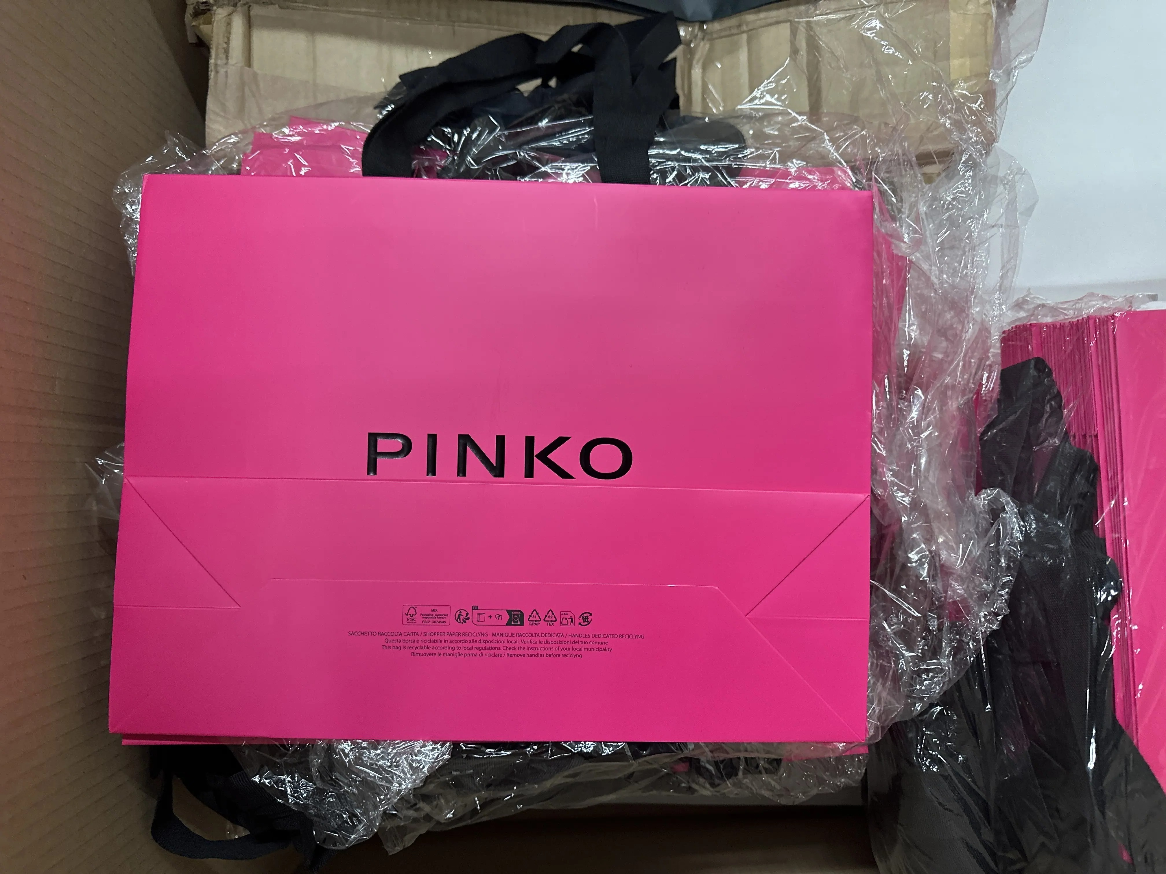 Über 100 leere Säcke