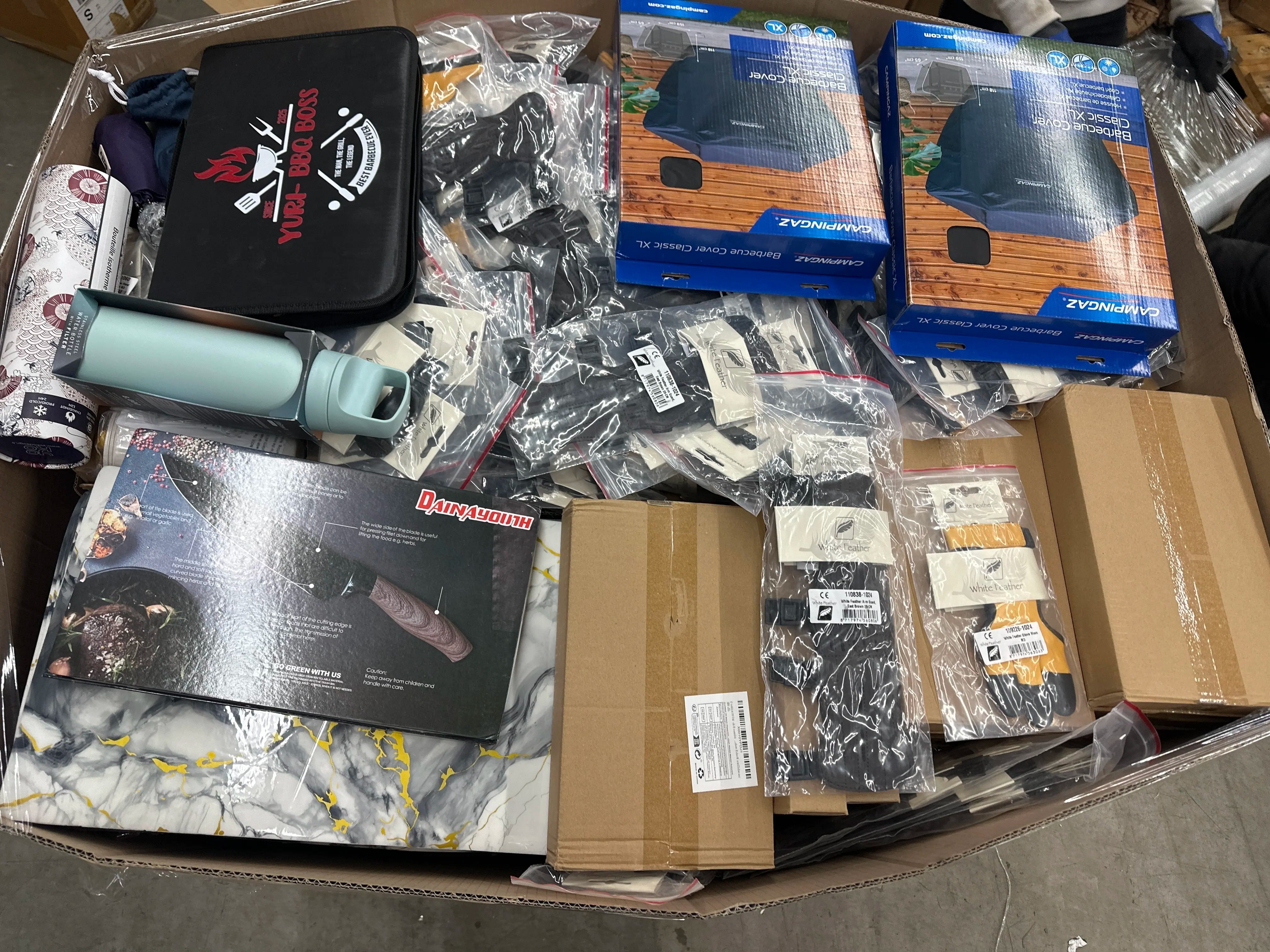 Messer, Wasserflaschen, Trinkbecher und mehr