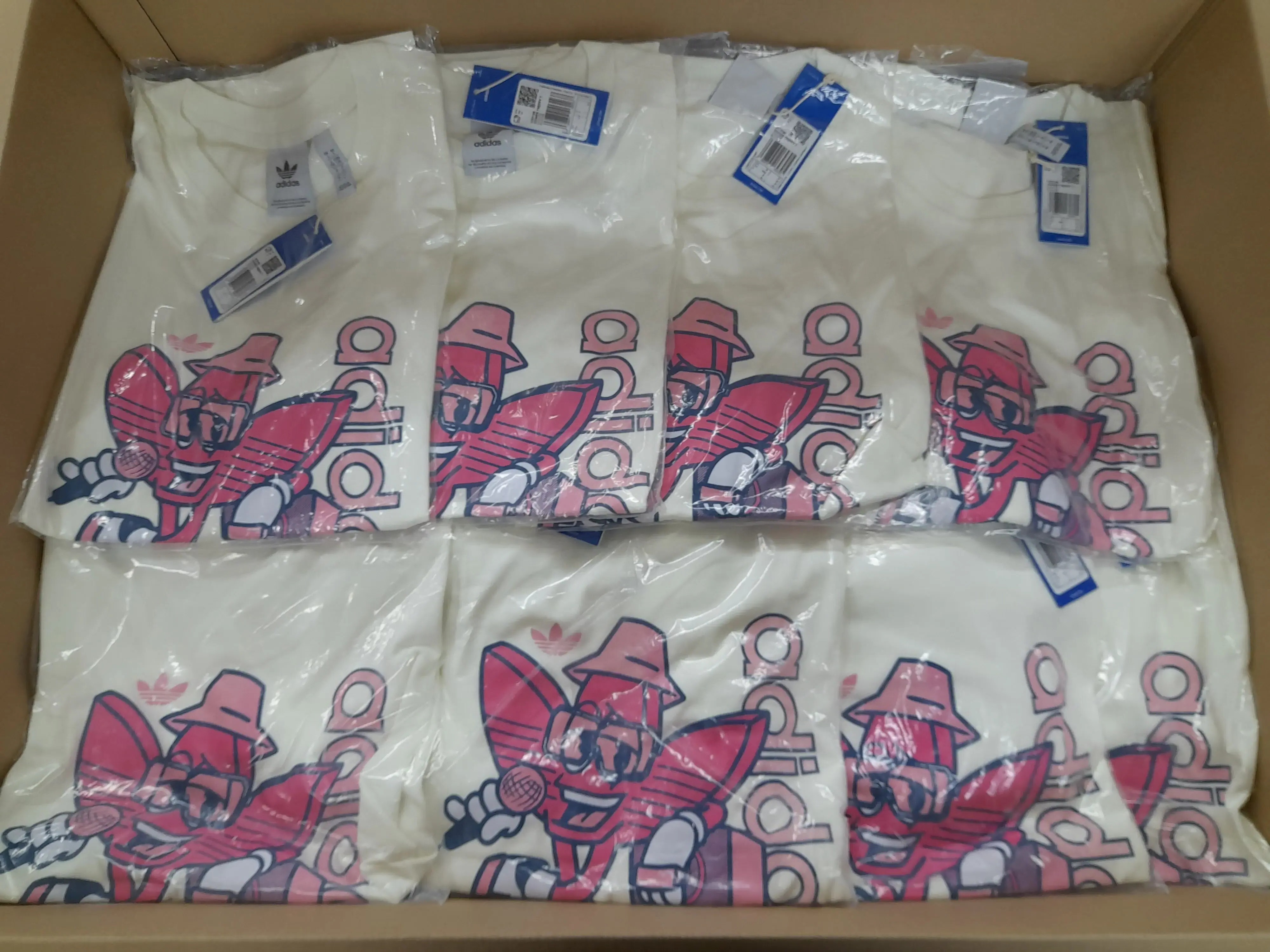 8x T-Shirts