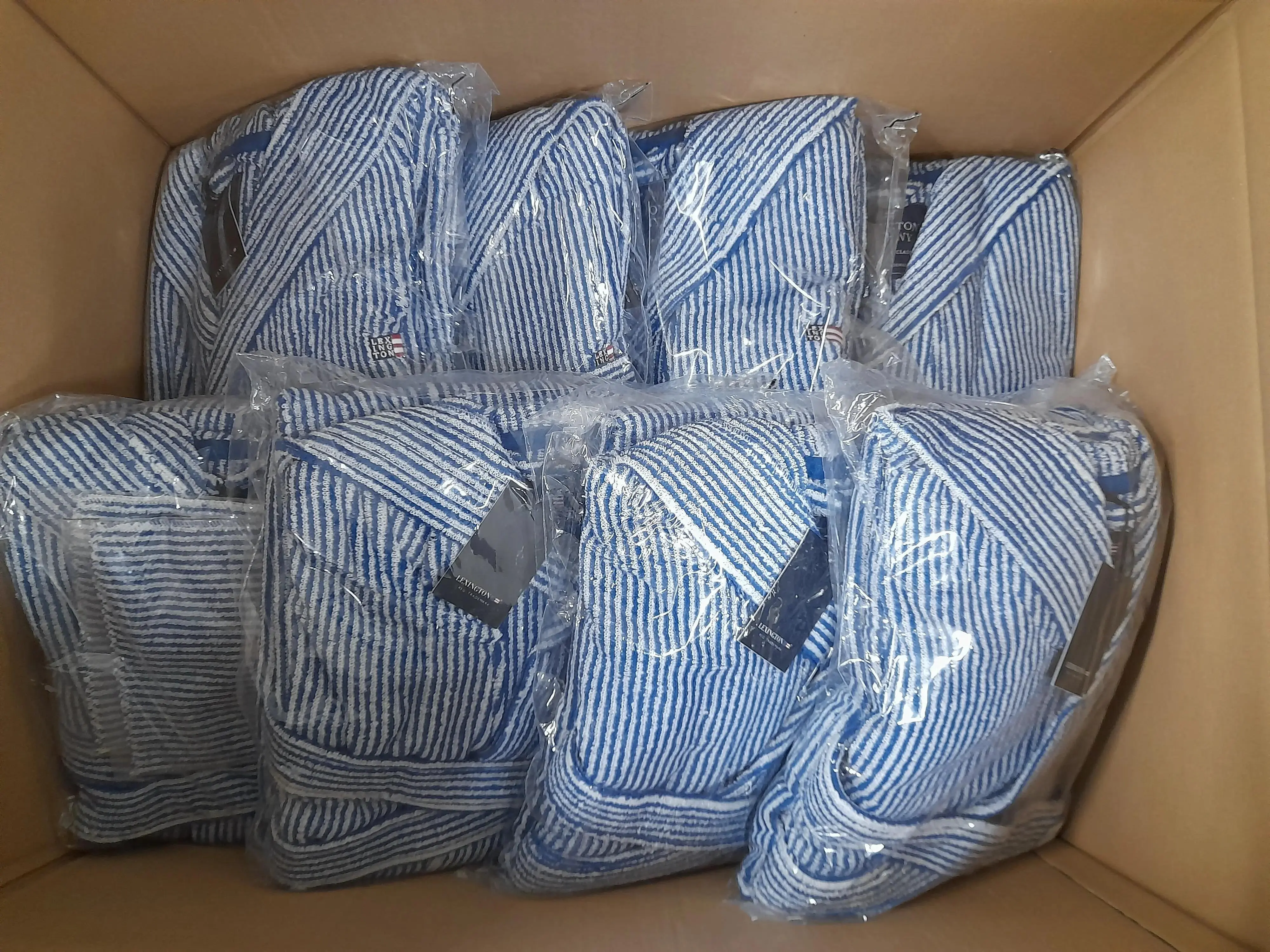 8x Bathrobes
