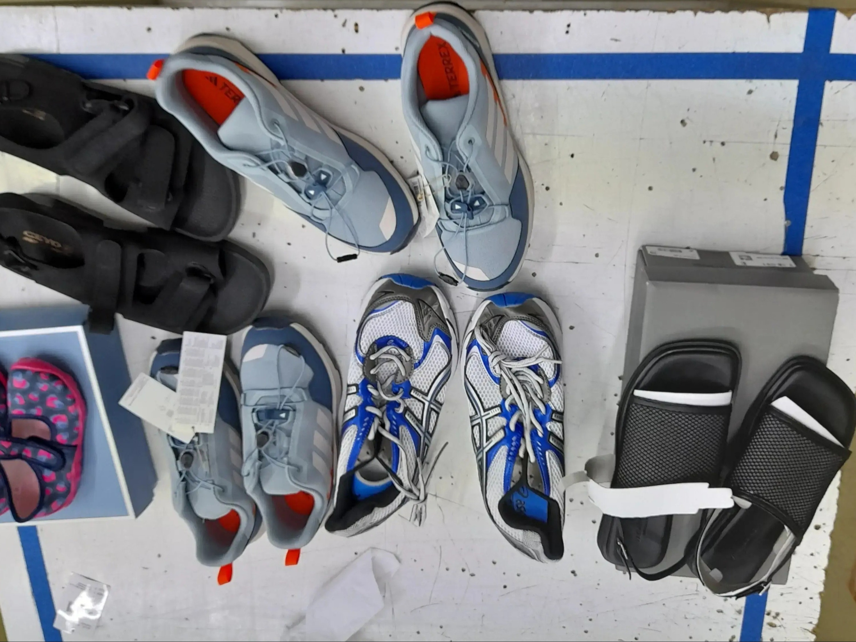 6x Sneakers, Sandals, Slides, Children