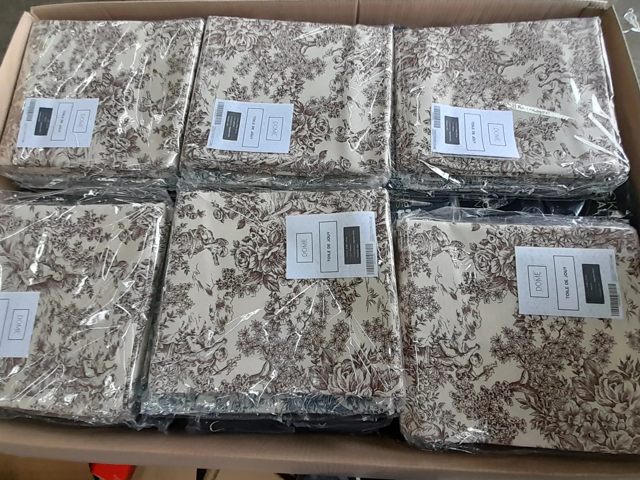 6x Dome Table Cloths