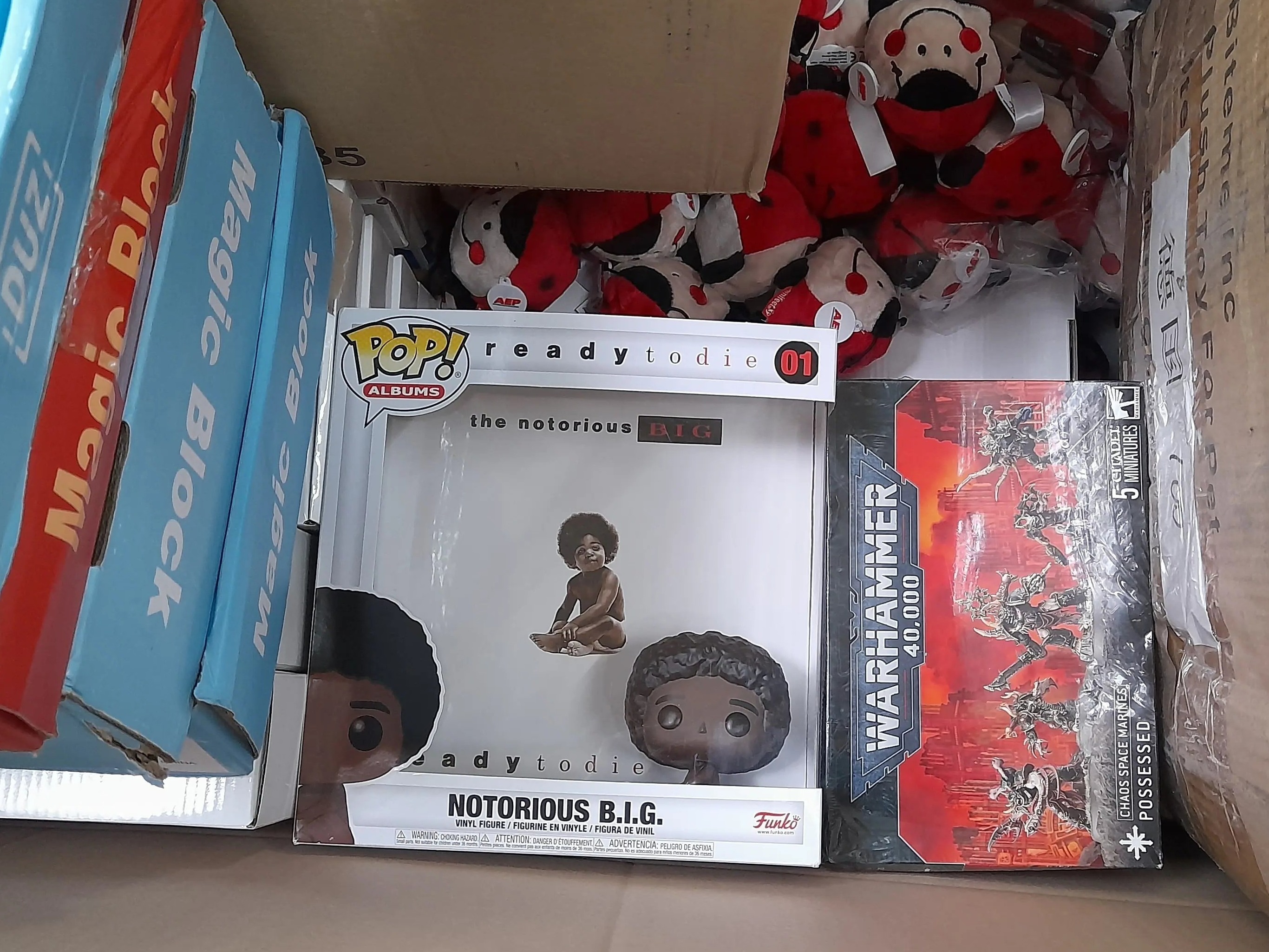 2x (Magic Block, Funko Pop Figur, Warhammer Miniaturen, Plüschtiere und mehr)