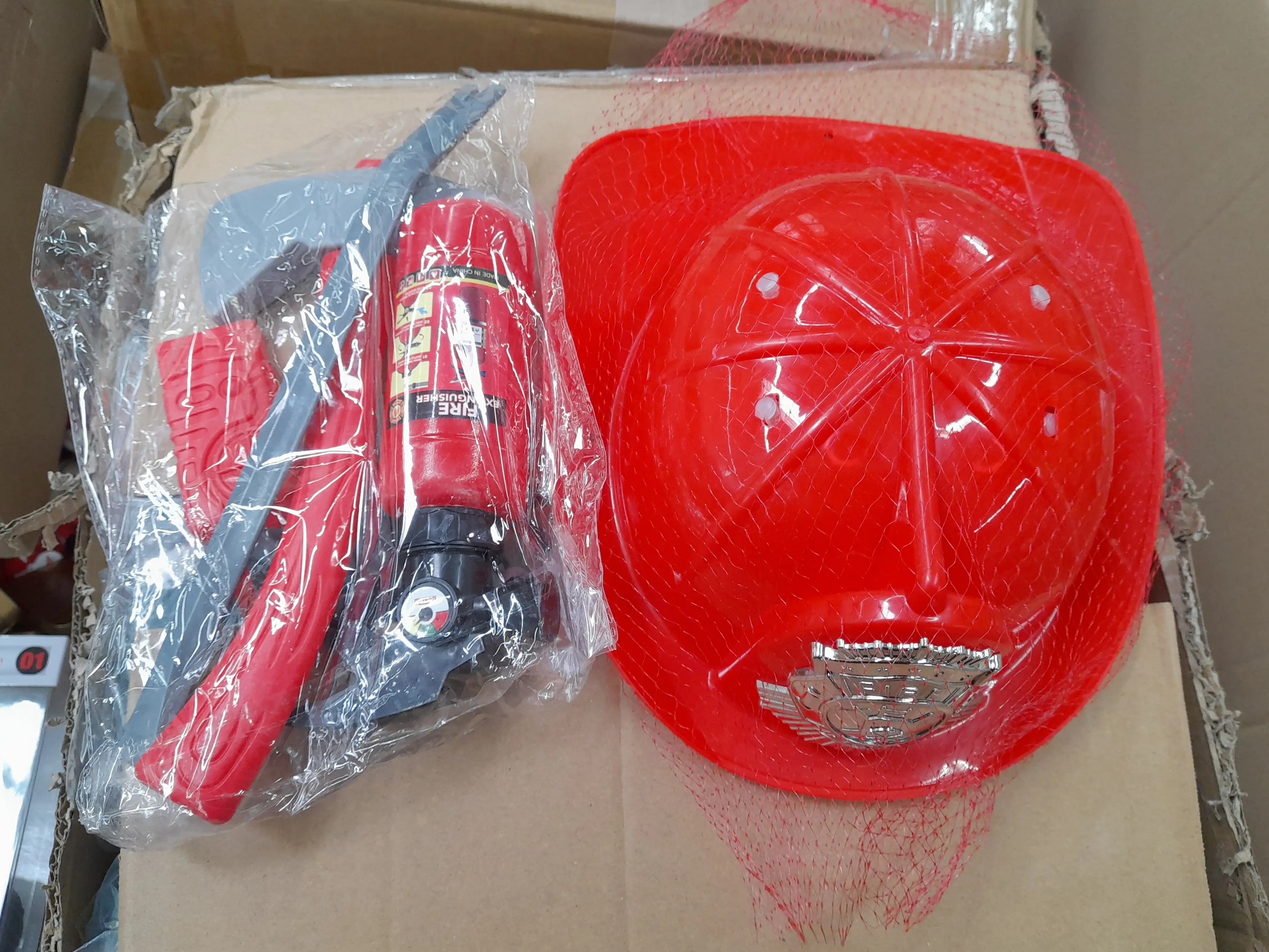 2x Feuerwehr-Spielzeug