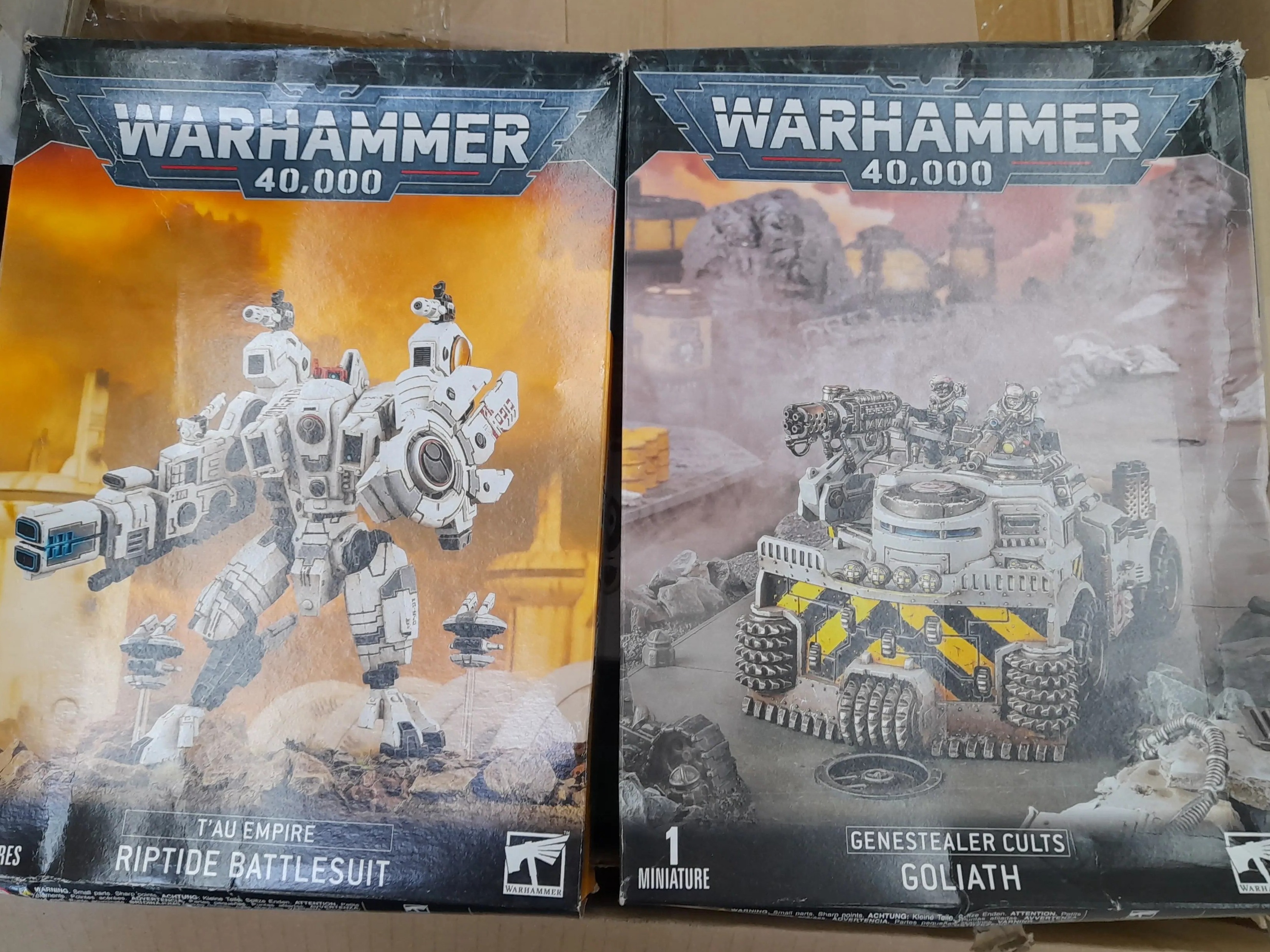 2x Warhammer Miniatures