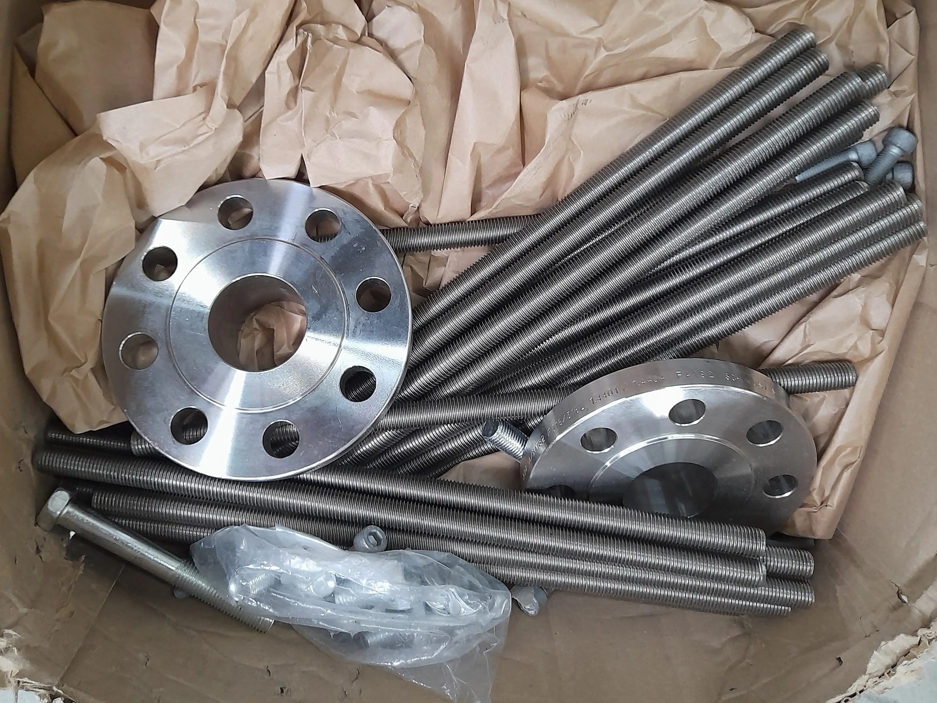 Flanges, Threaded Rods, Bolts
