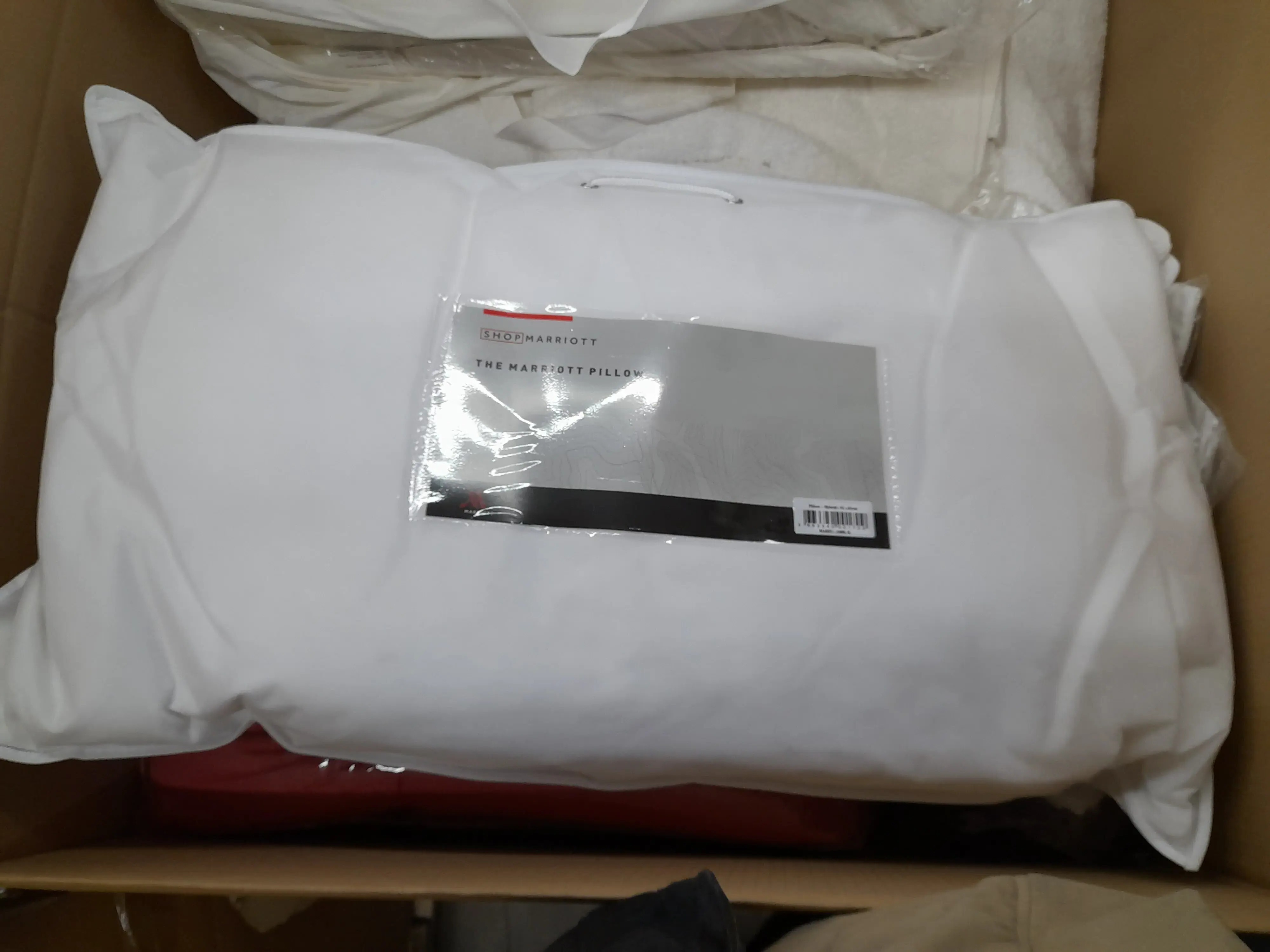 2x Marriott Pillow