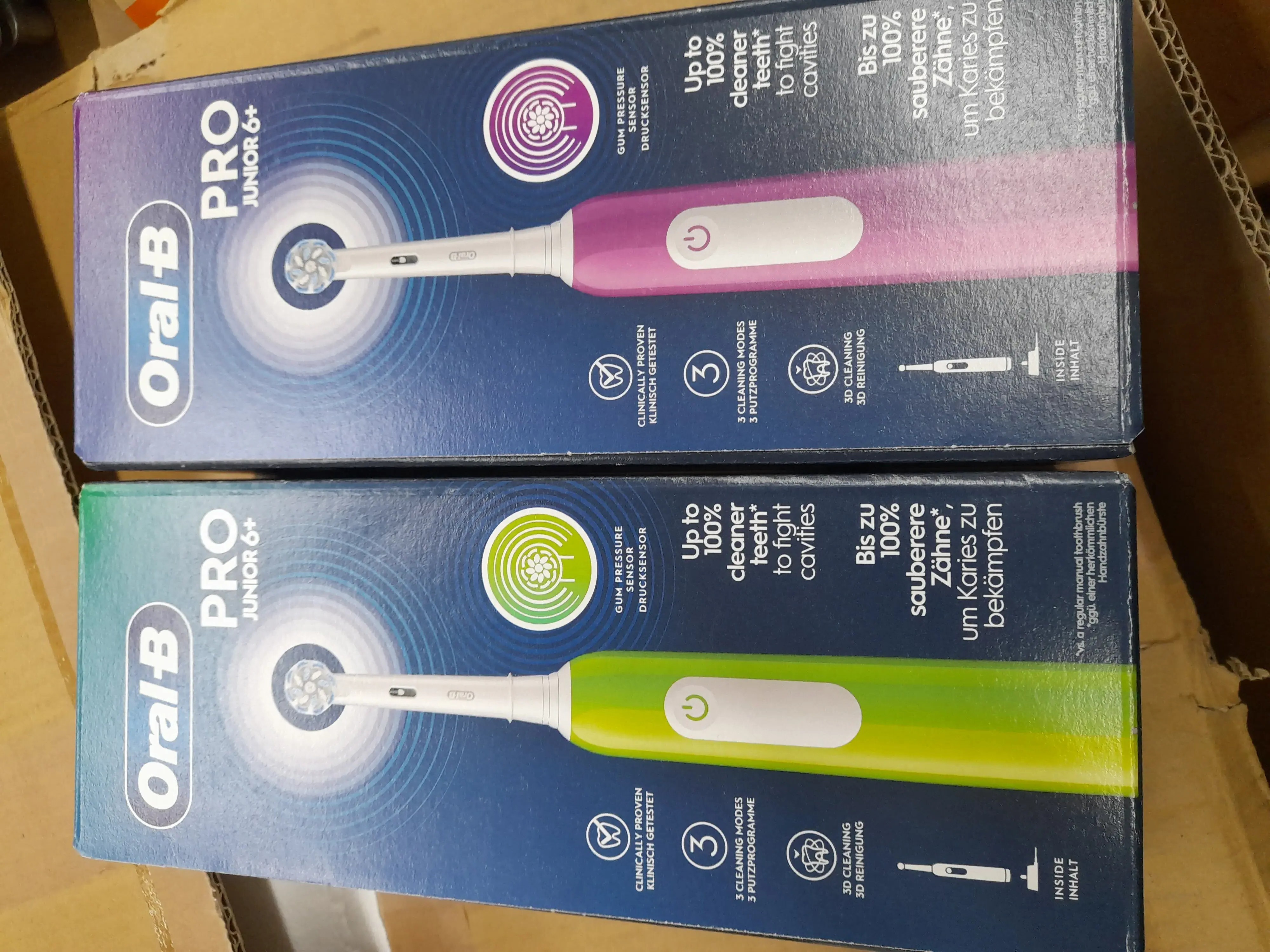2x Oral-B Toothbrushes