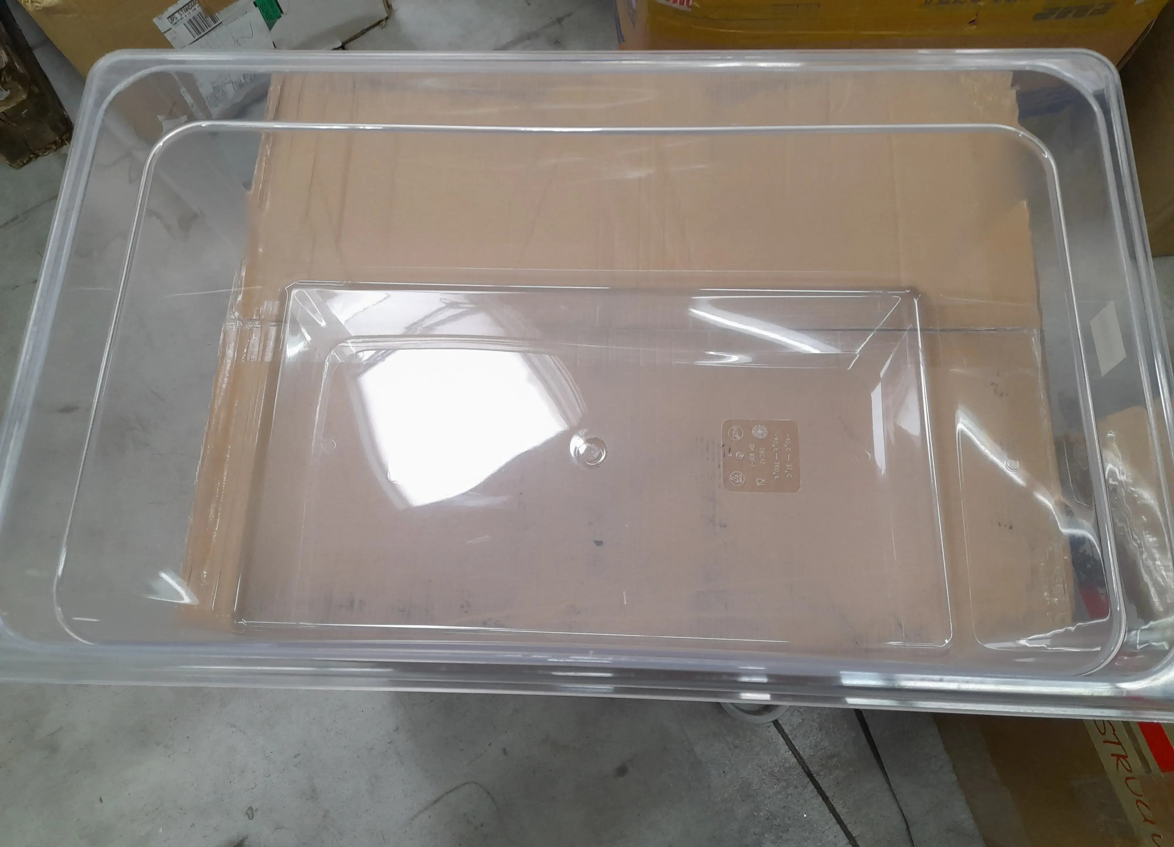 12x Storage Containers