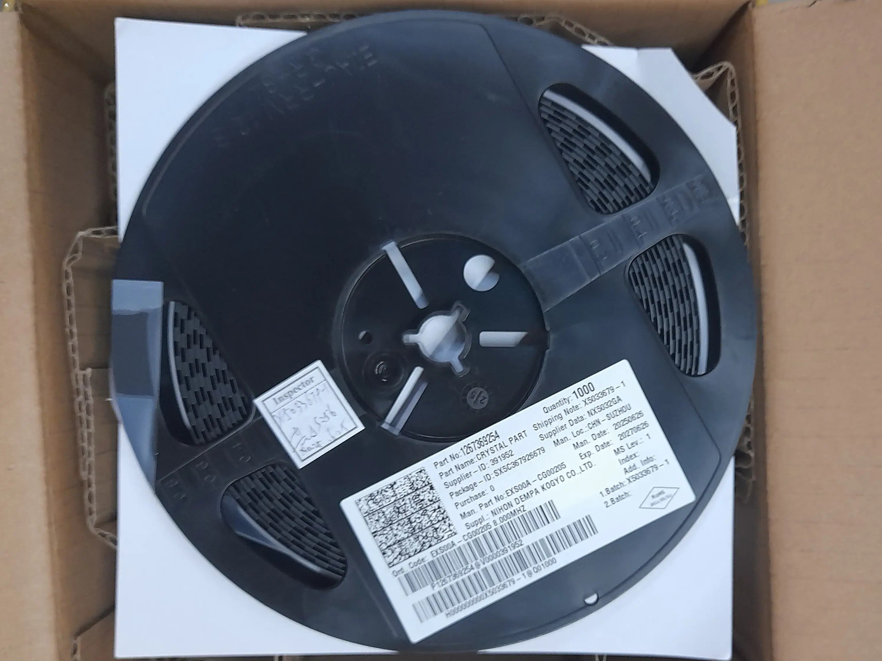 9x Crystal Electronic Components (Part Numbers: 1267369254)