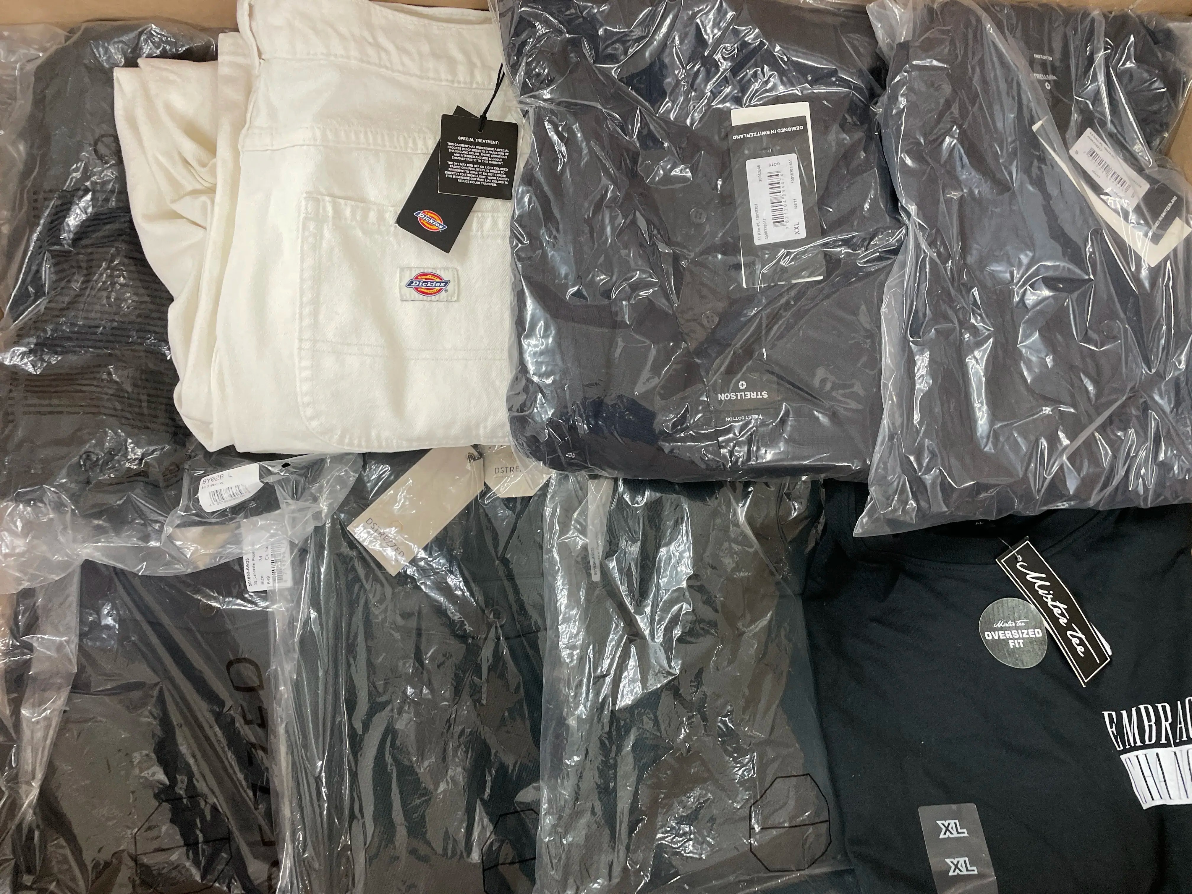 8x Shirts (Dickies, Mister Tee, Dstrezzed, Strellson and more)