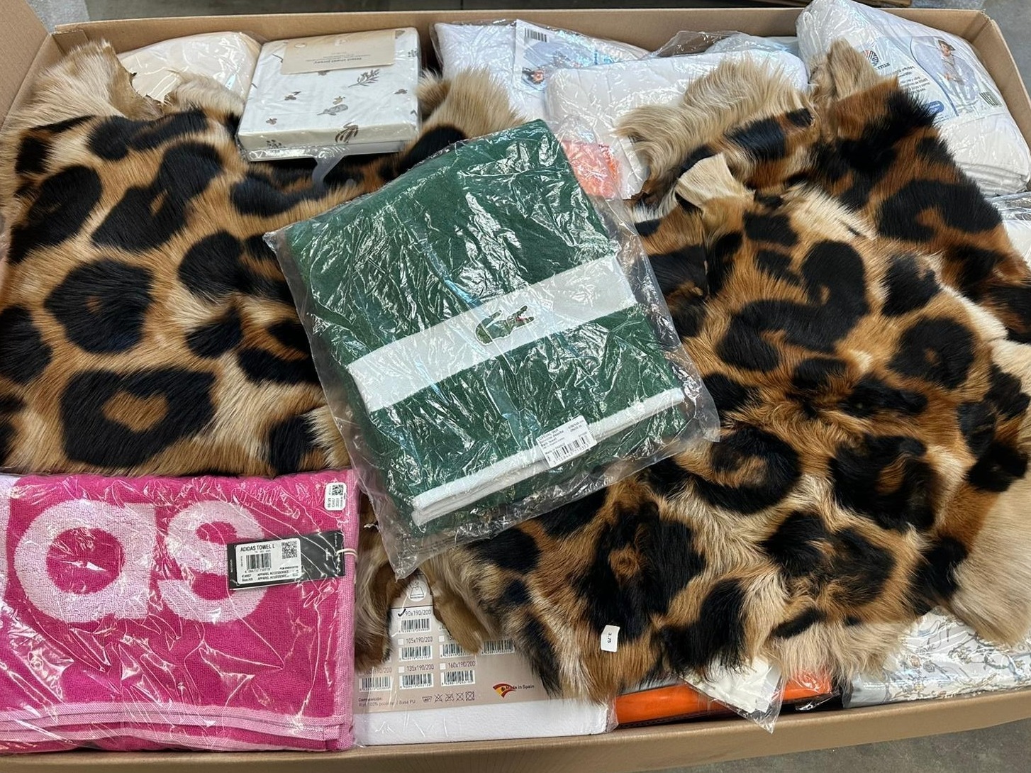 Reine Lederteppiche, Handtücher, Decken und mehr