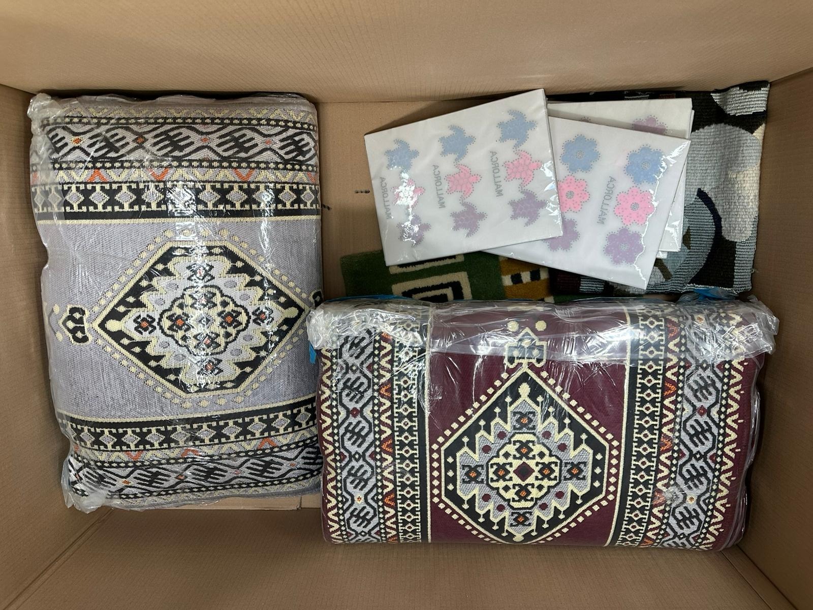 Teppiche, Bettzubehör und mehr