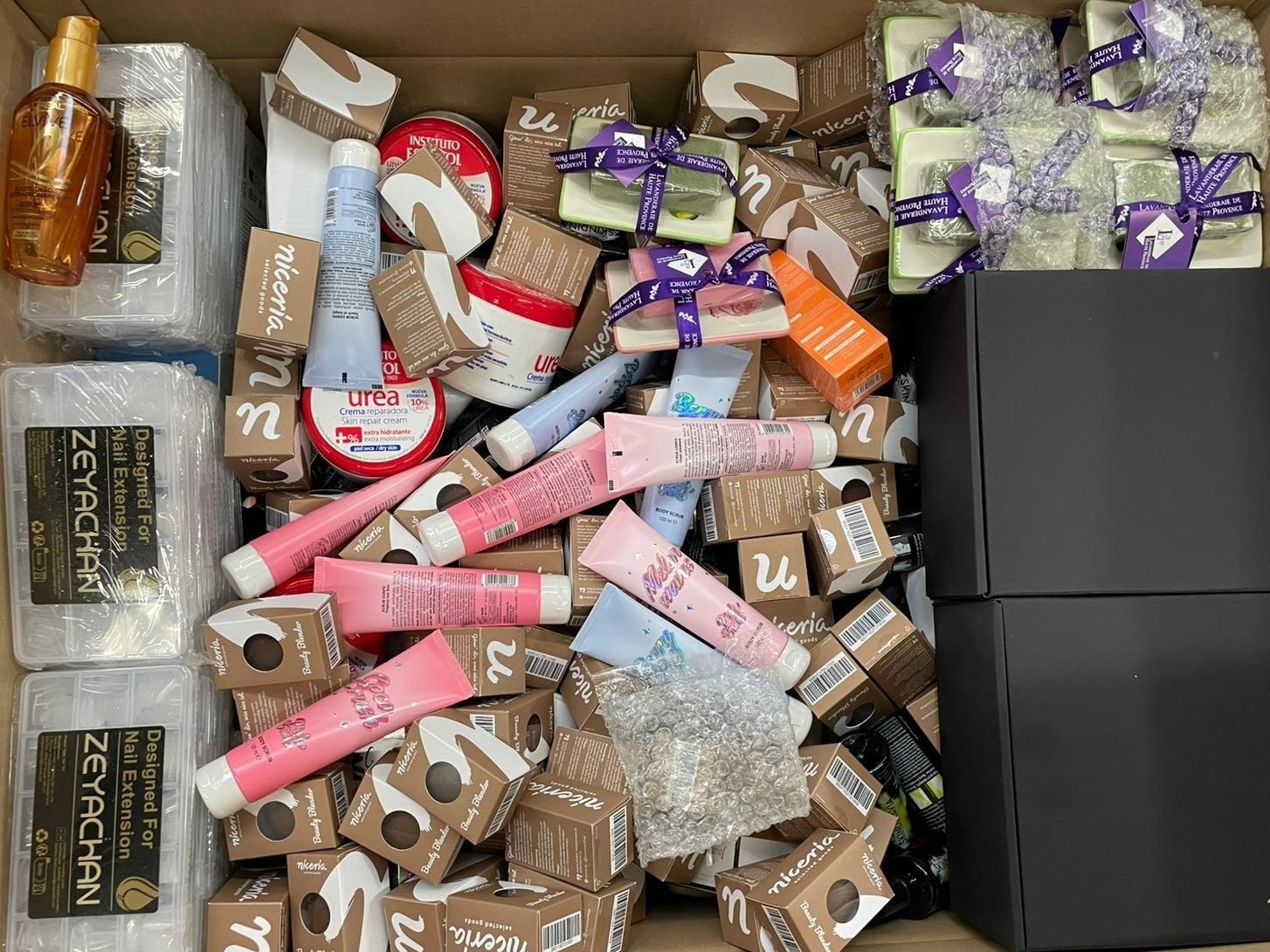 Elvive Öl, Zeyachan Nagelverlängerungen, Niceria Cremes, Seifen und mehr