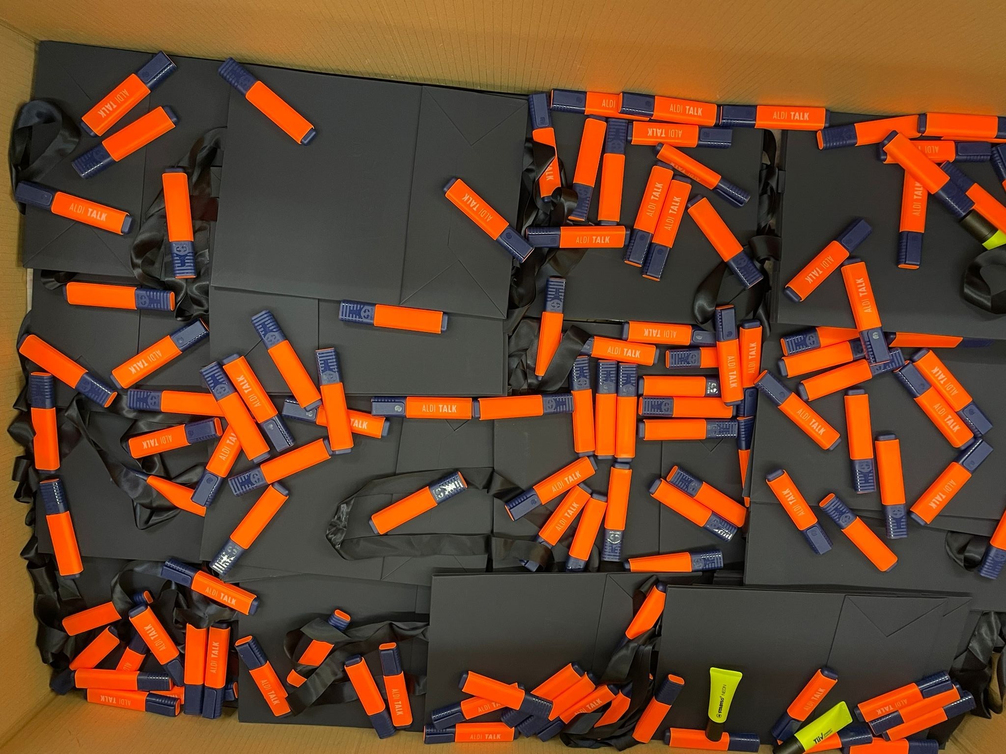 ALDI TALK Textmarker, Geschenktüten und mehr