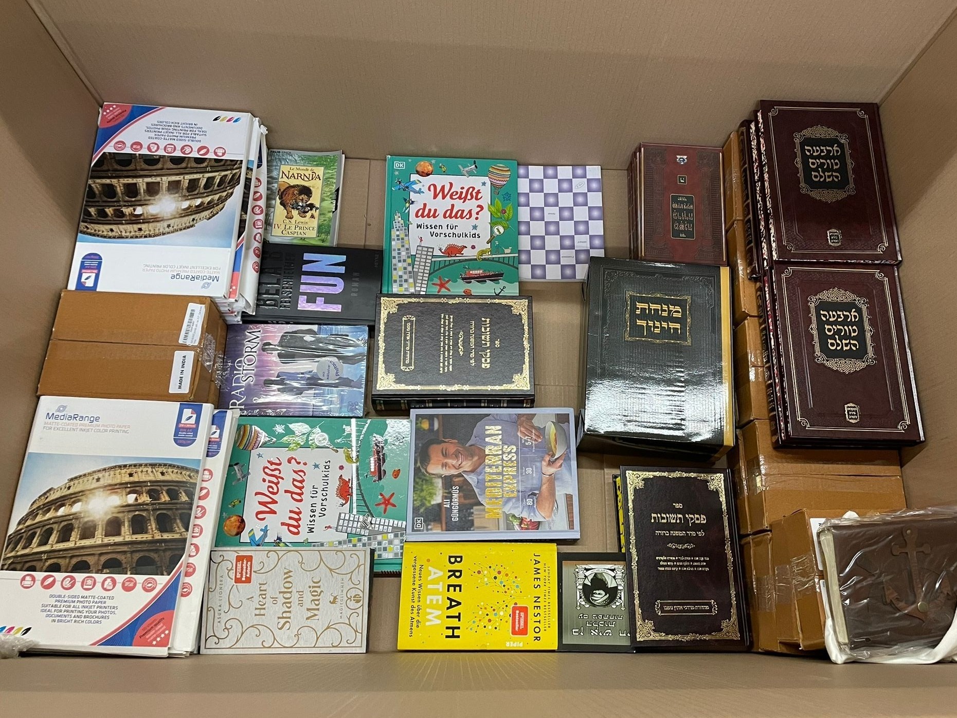 Heilige Bibeln, Journale, Magazine und mehr