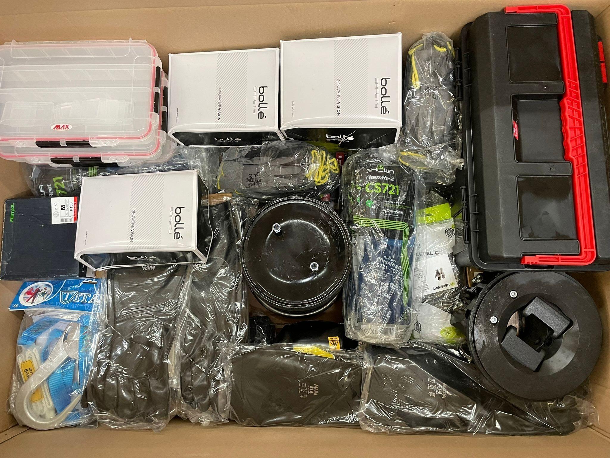 Bollé-Schutzbrillen, Klebebandspender, Schleifpapier, Werkzeugkoffer, Handschuhe und mehr