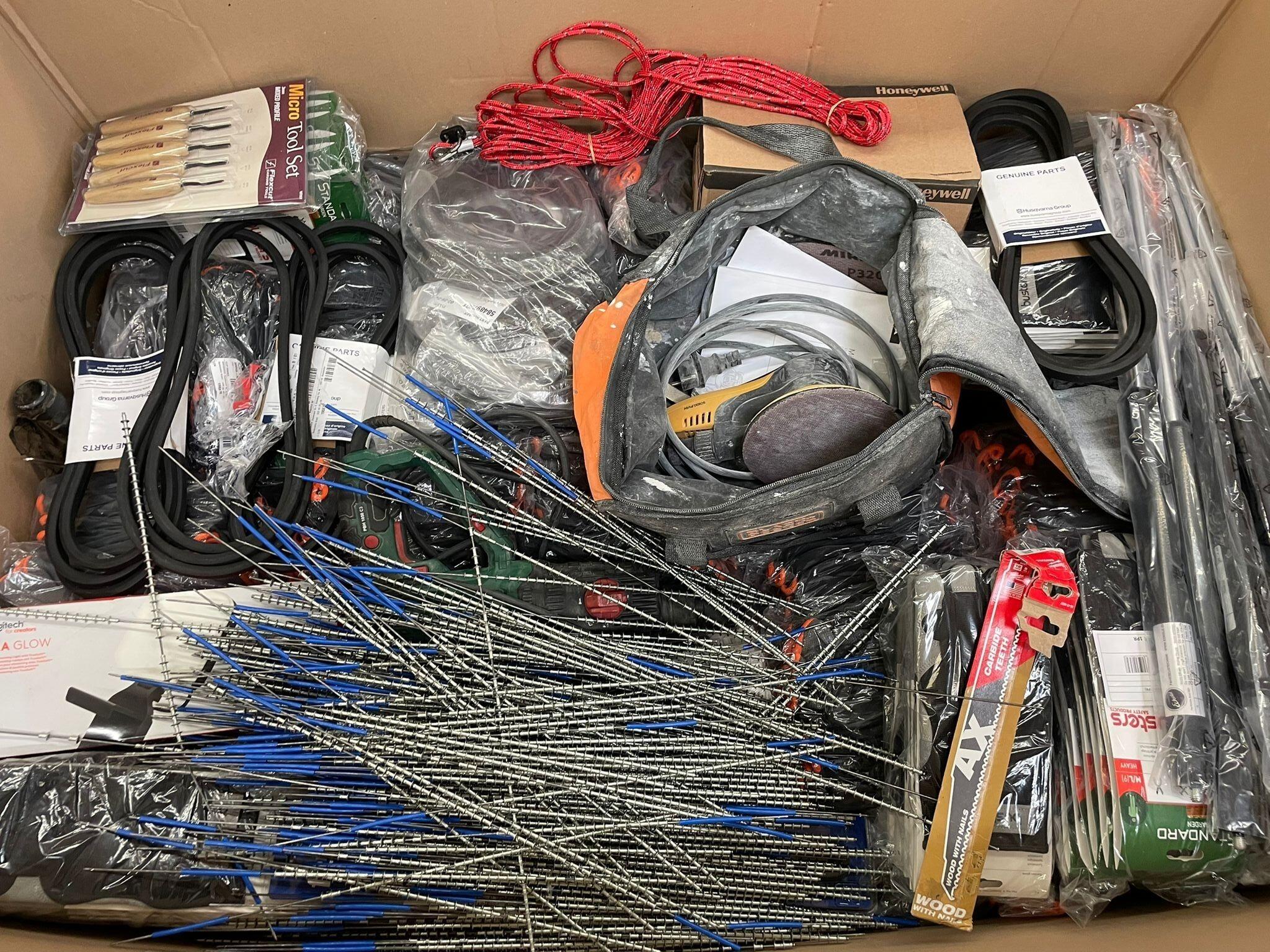 Bohrer, Kabel, Werkzeugset, Seil, Schleifscheiben, Riemen und mehr