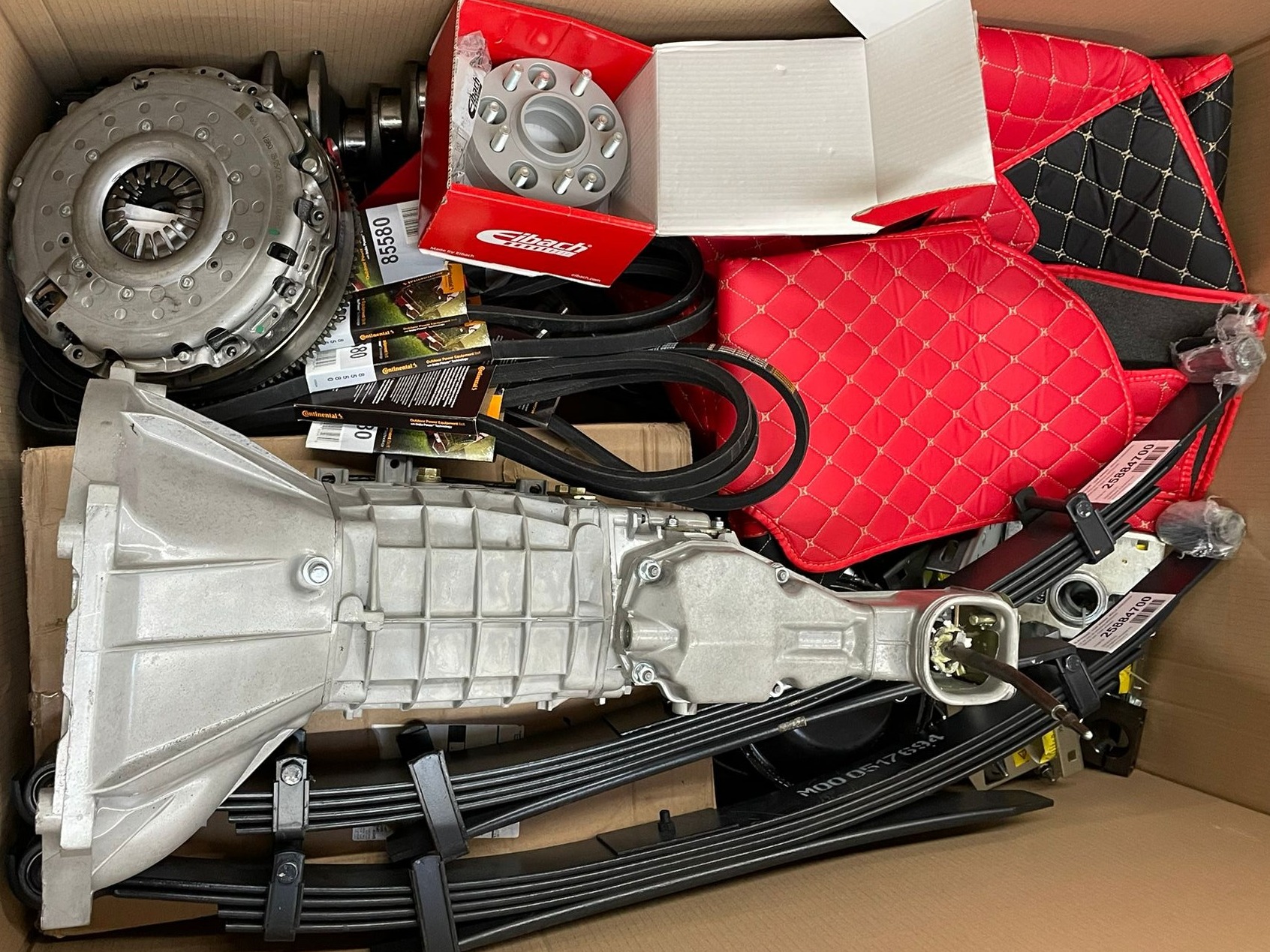 Auto-Fußmatten, Kupplungsdistanzstück, Getriebe, Druckplatte, Riemen und mehr