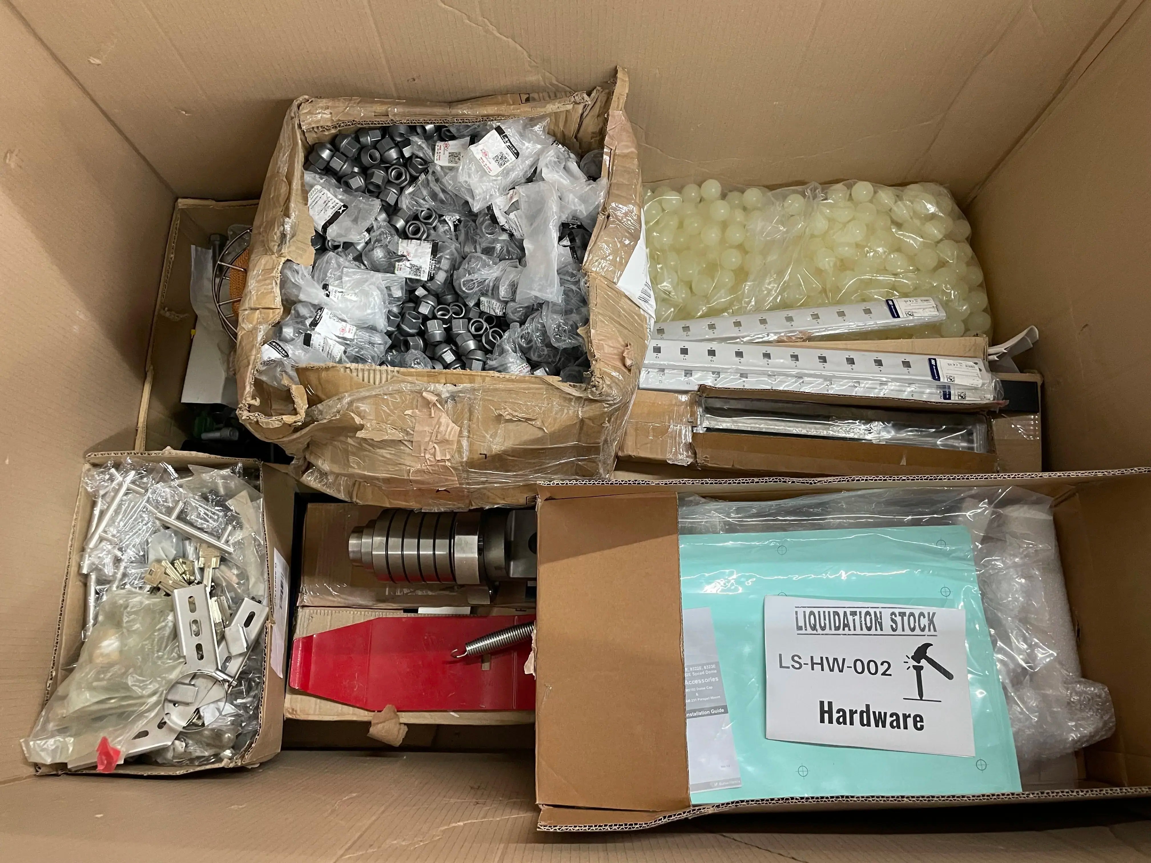 Halterungen, Befestigungselemente, Kunststoffkugeln, Verbinder und mehr