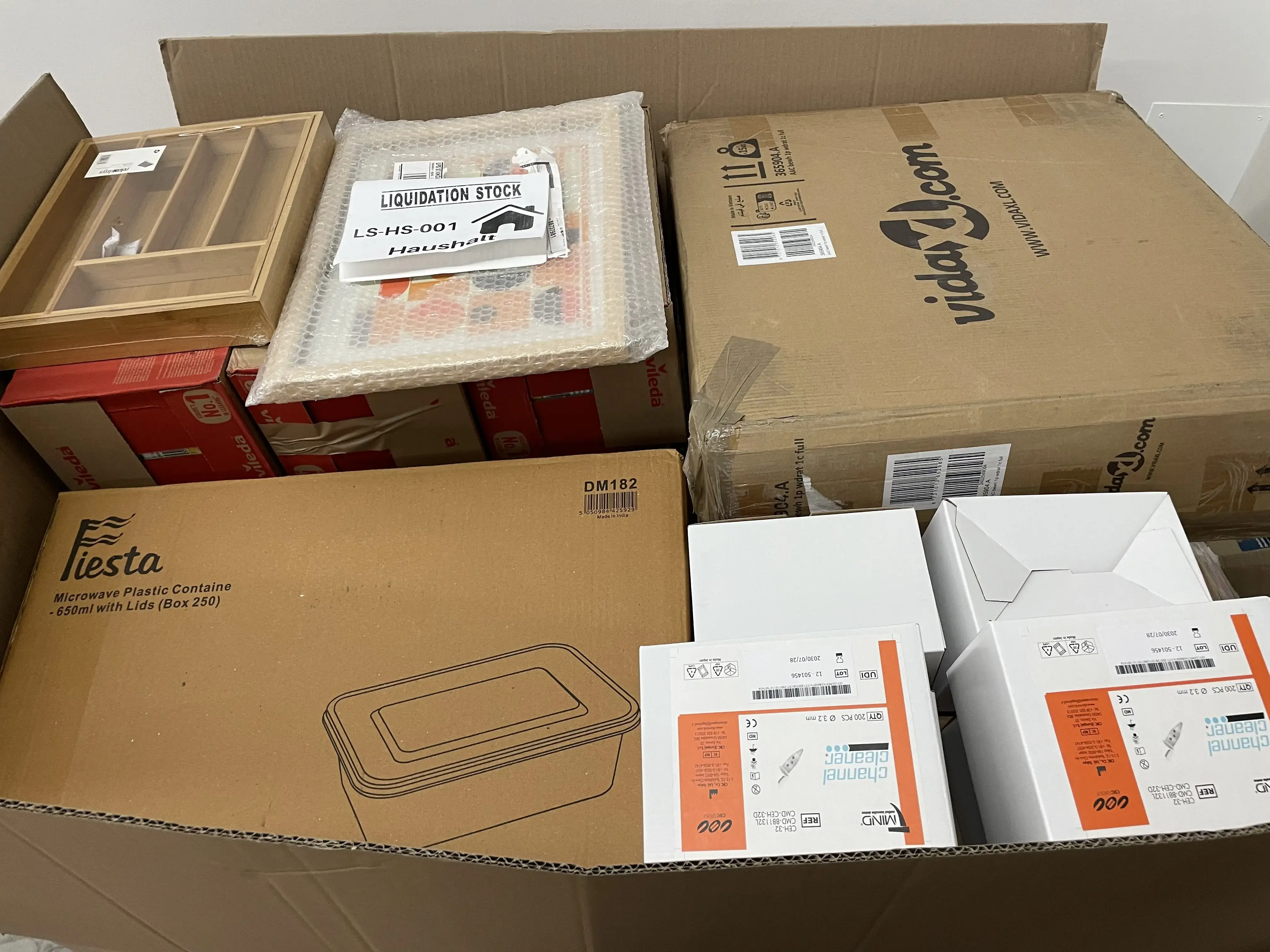 Fiesta-Behälter, Vileda-Mopps, VidaXL-Möbel, Schubladenorganizer, Kanalreiniger, gerahmte Bilder und mehr