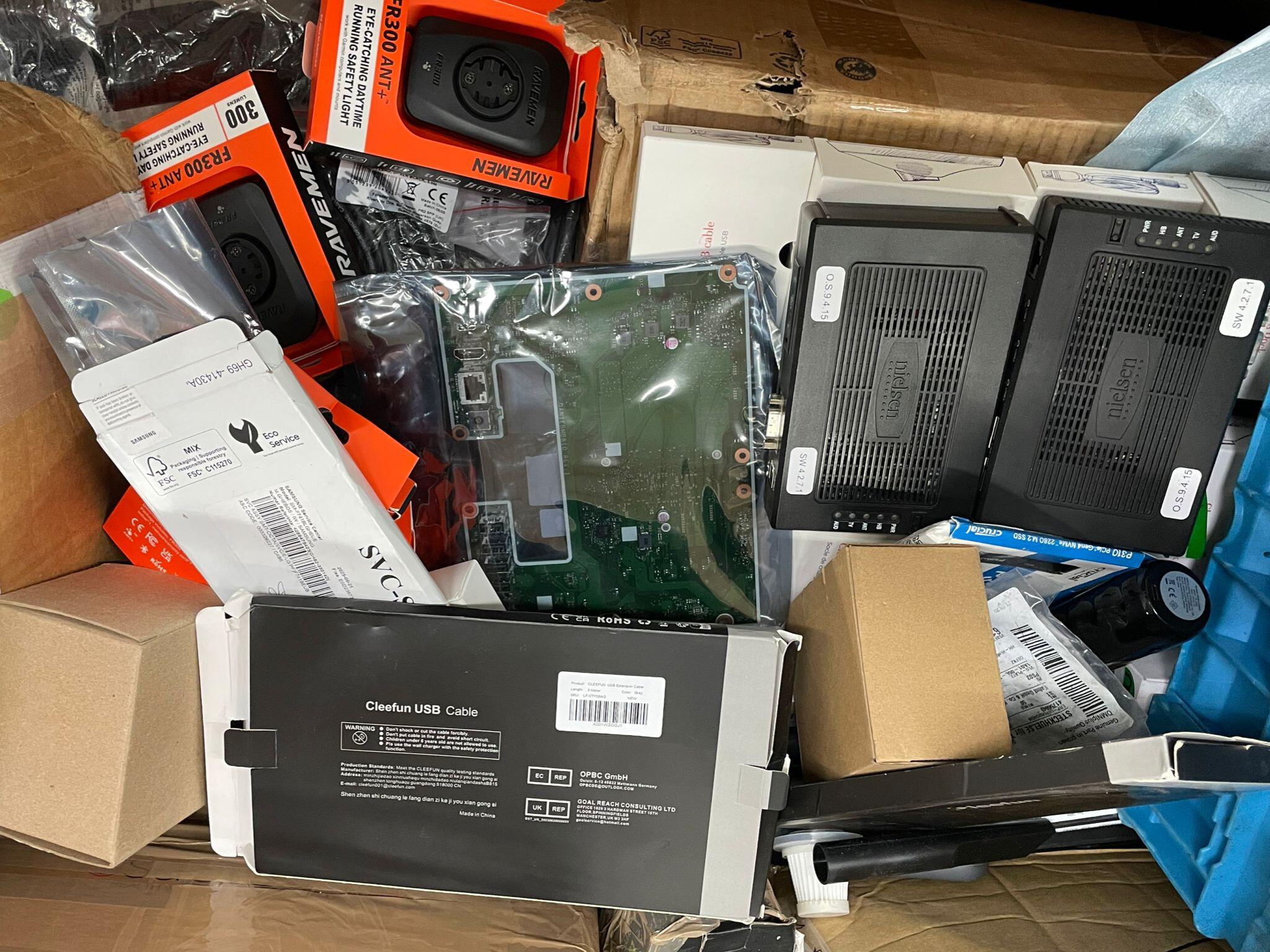 Ravemen Rücklicht, Nielsen Modems, Cleefun USB-Kabel, Leiterplatten und mehr