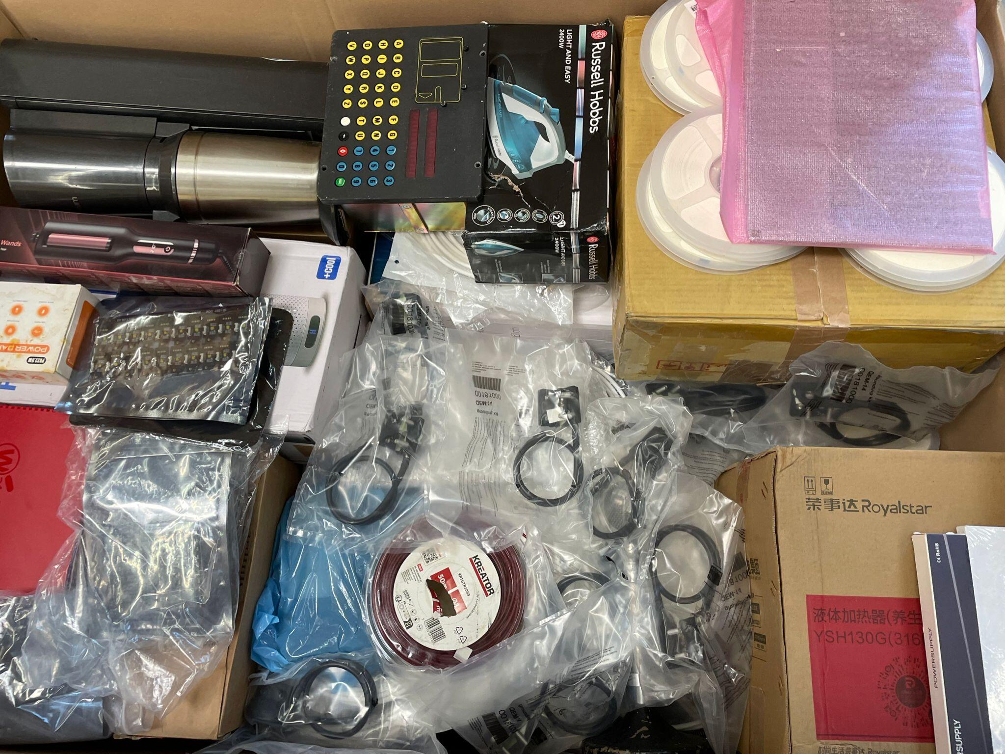 Russell Hobbs Bügeleisen, Kabel, Lockenstab, Elektronik und mehr